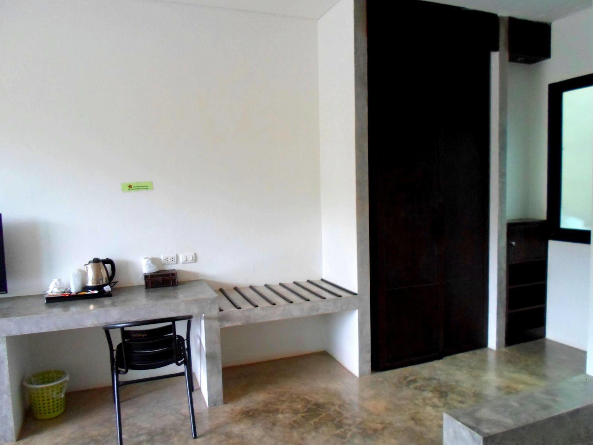 Naraya Riverside 2*