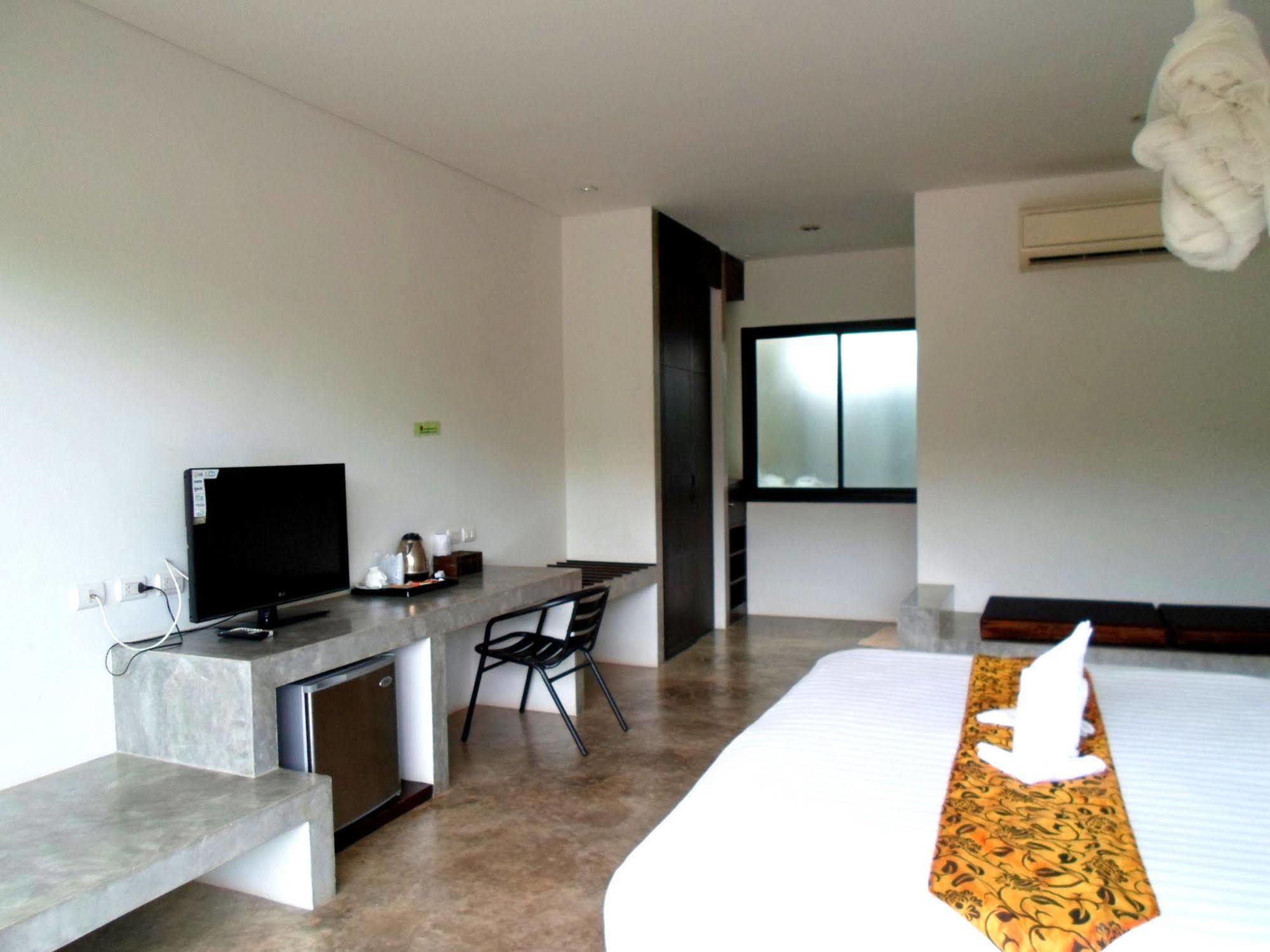 Naraya Riverside Hotel 2*