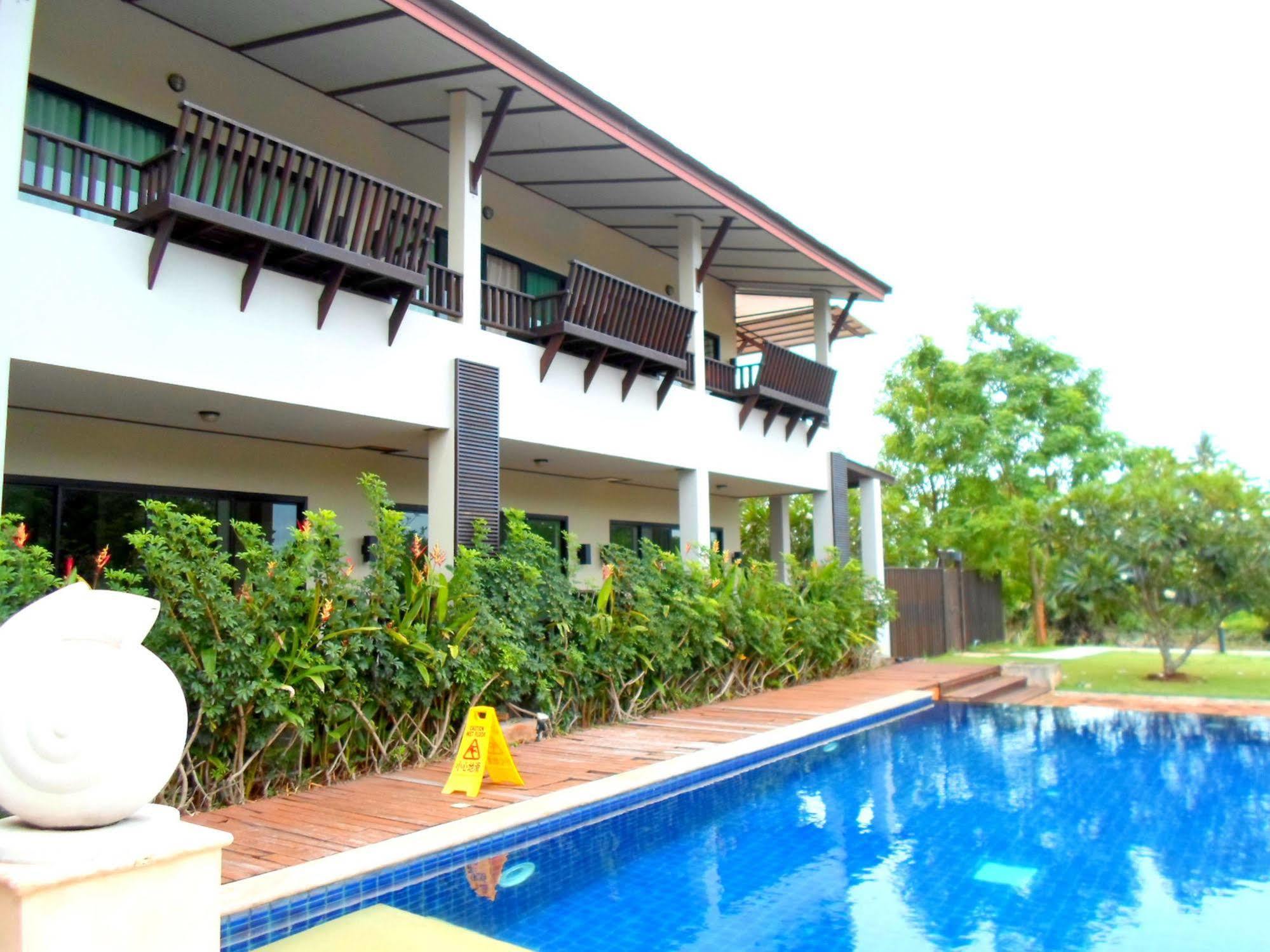 Naraya Riverside Hotel Surat Thani