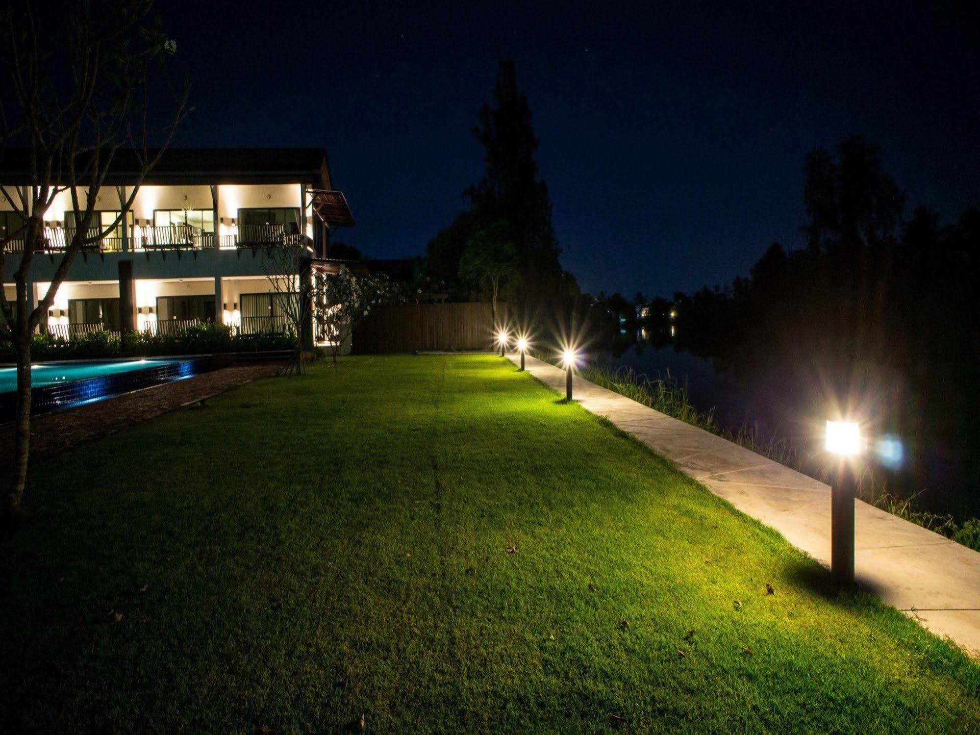 Naraya Riverside Hotel Surat Thani