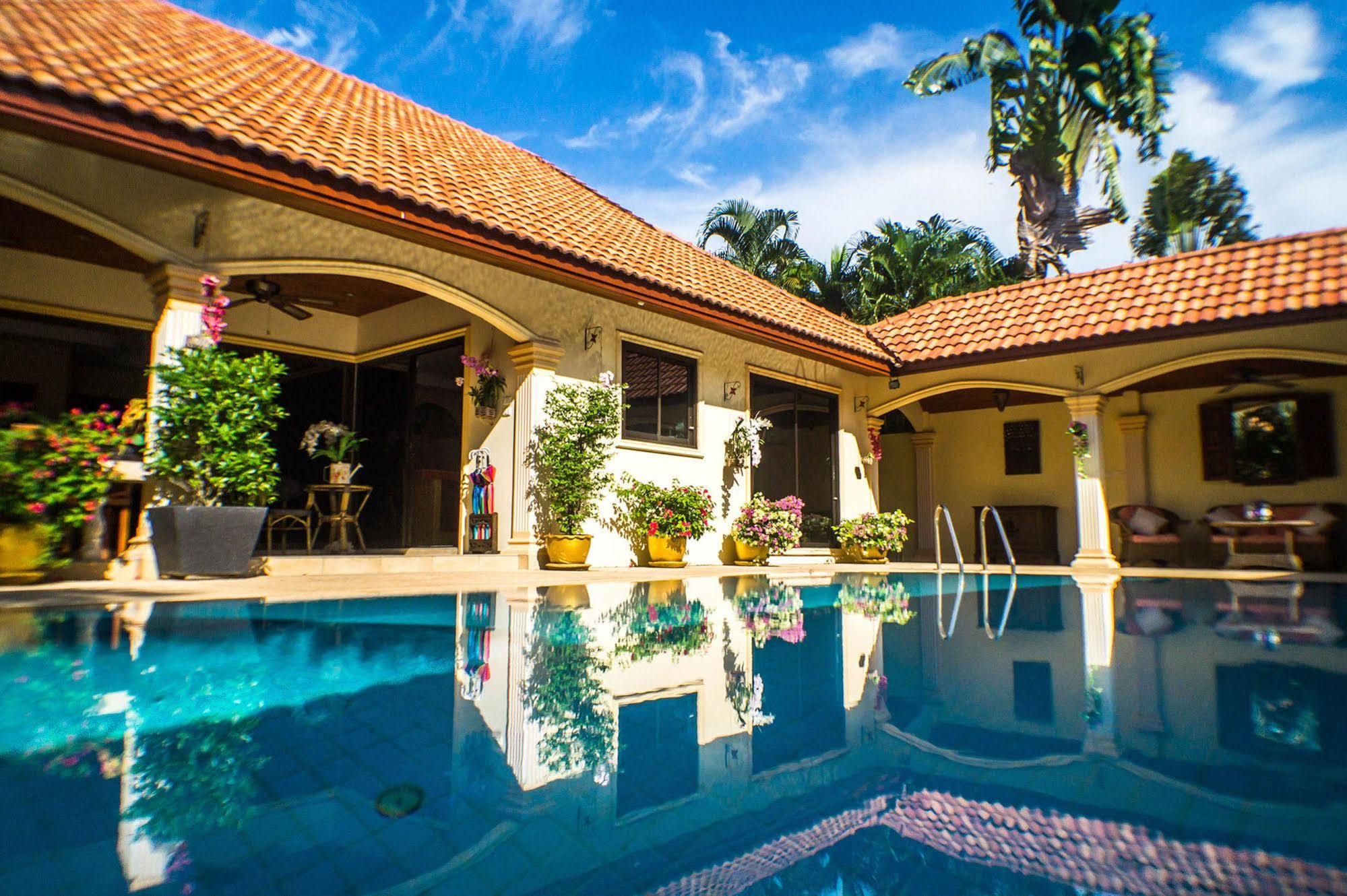 Villa Coconut Paradise Rawai