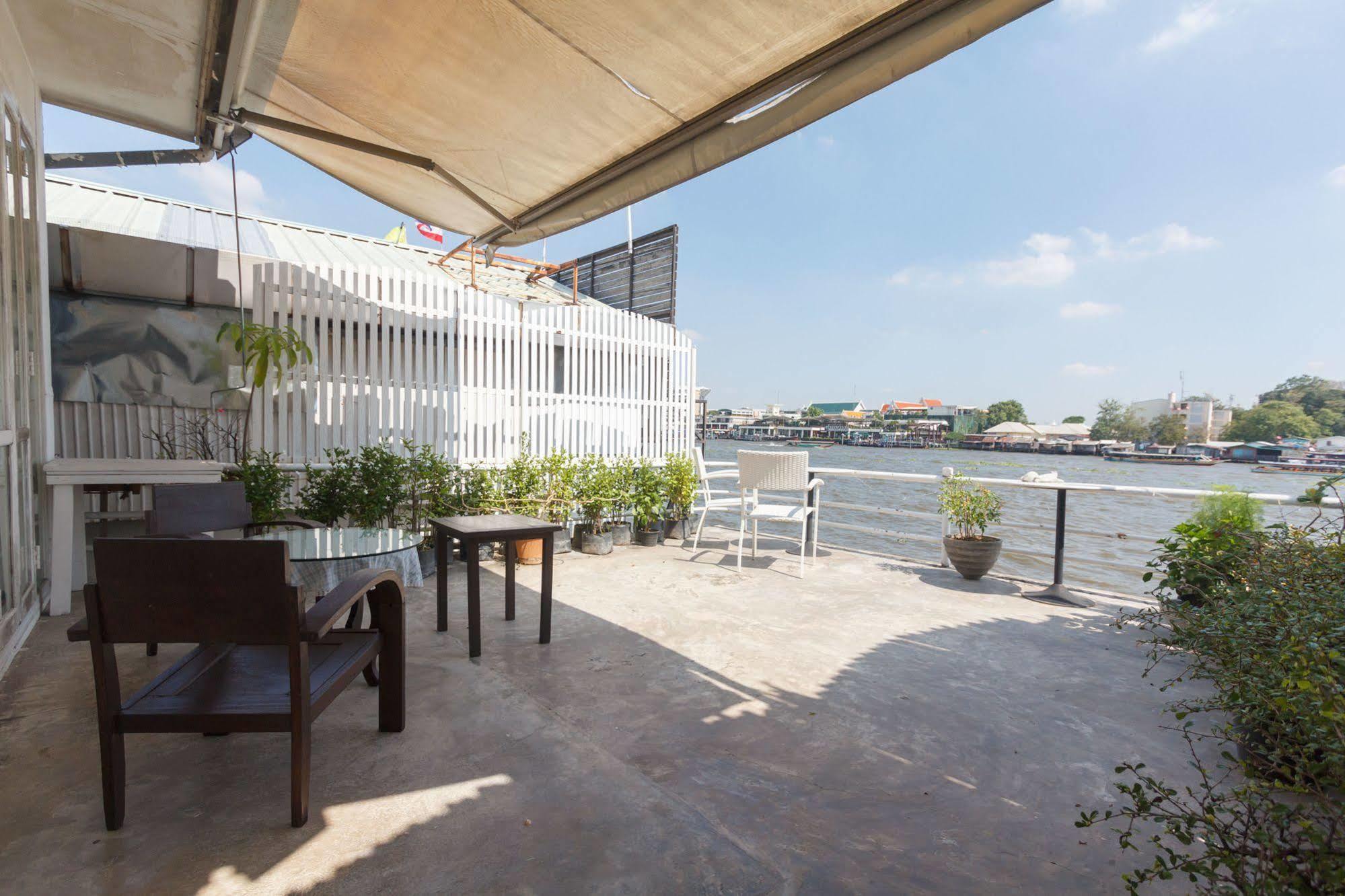 Ibrik By The River Bed & Breakfast Bangkok