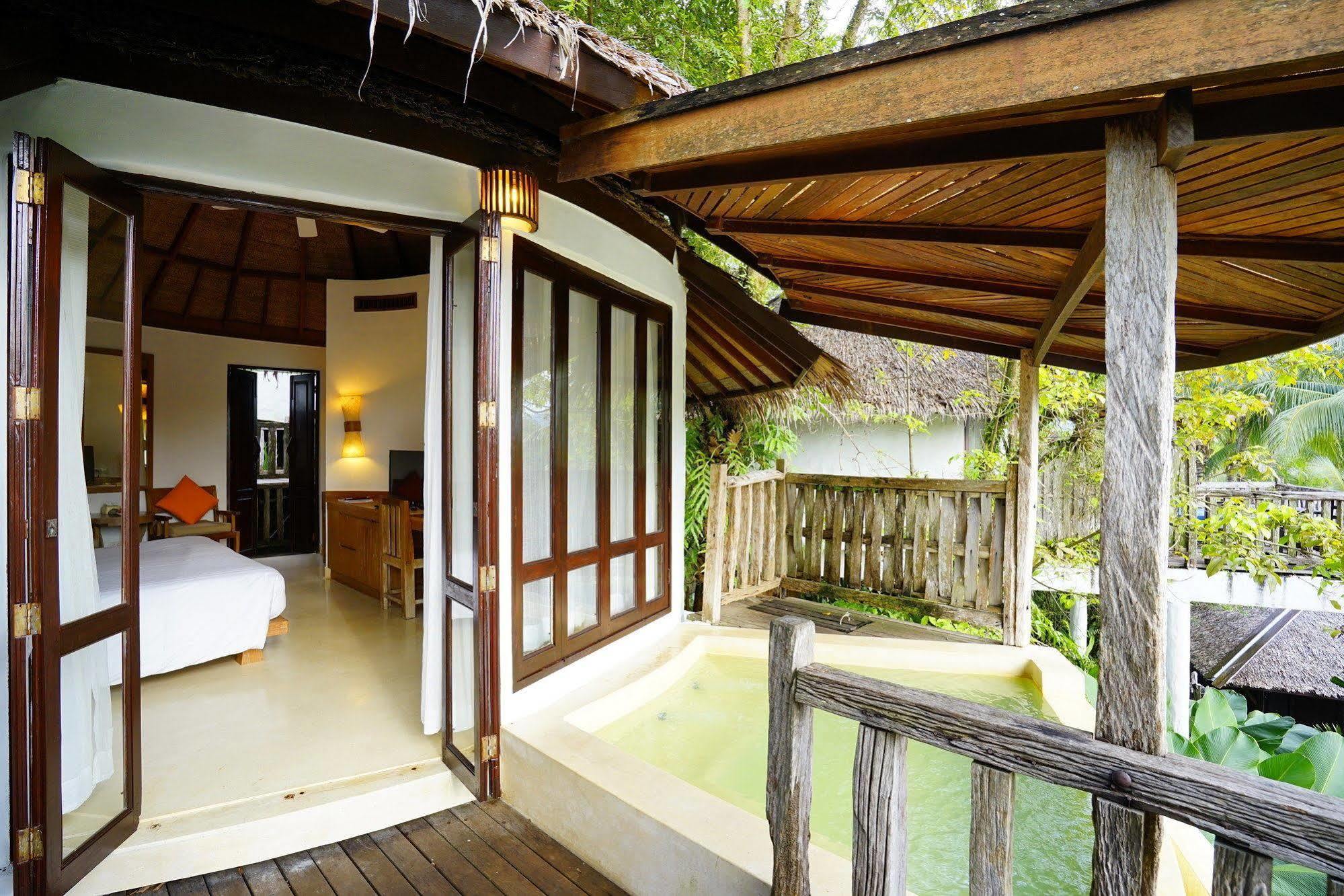 Aana & Koh Chang