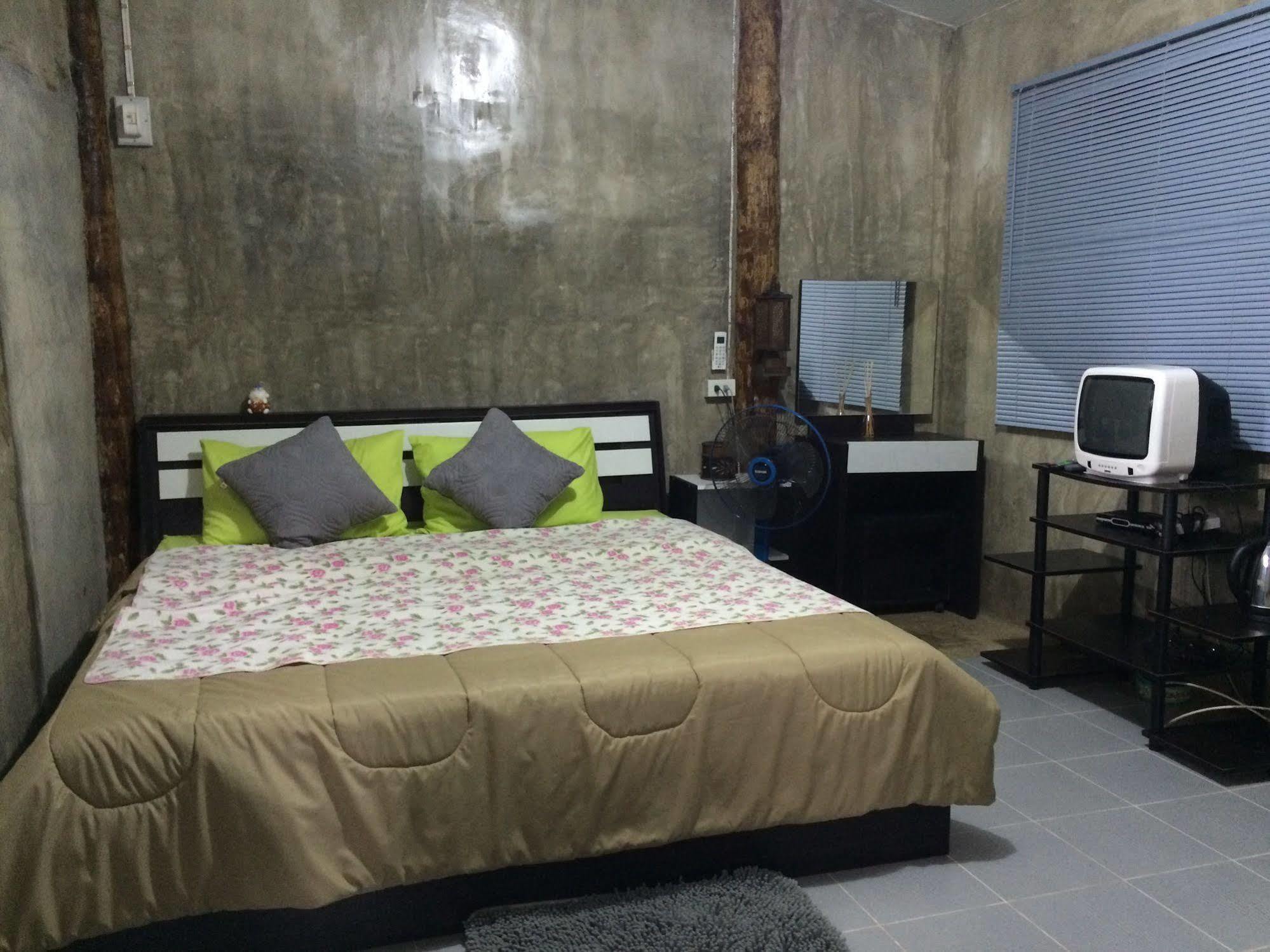 Pallada Bromeliads Garden And Farm stay *