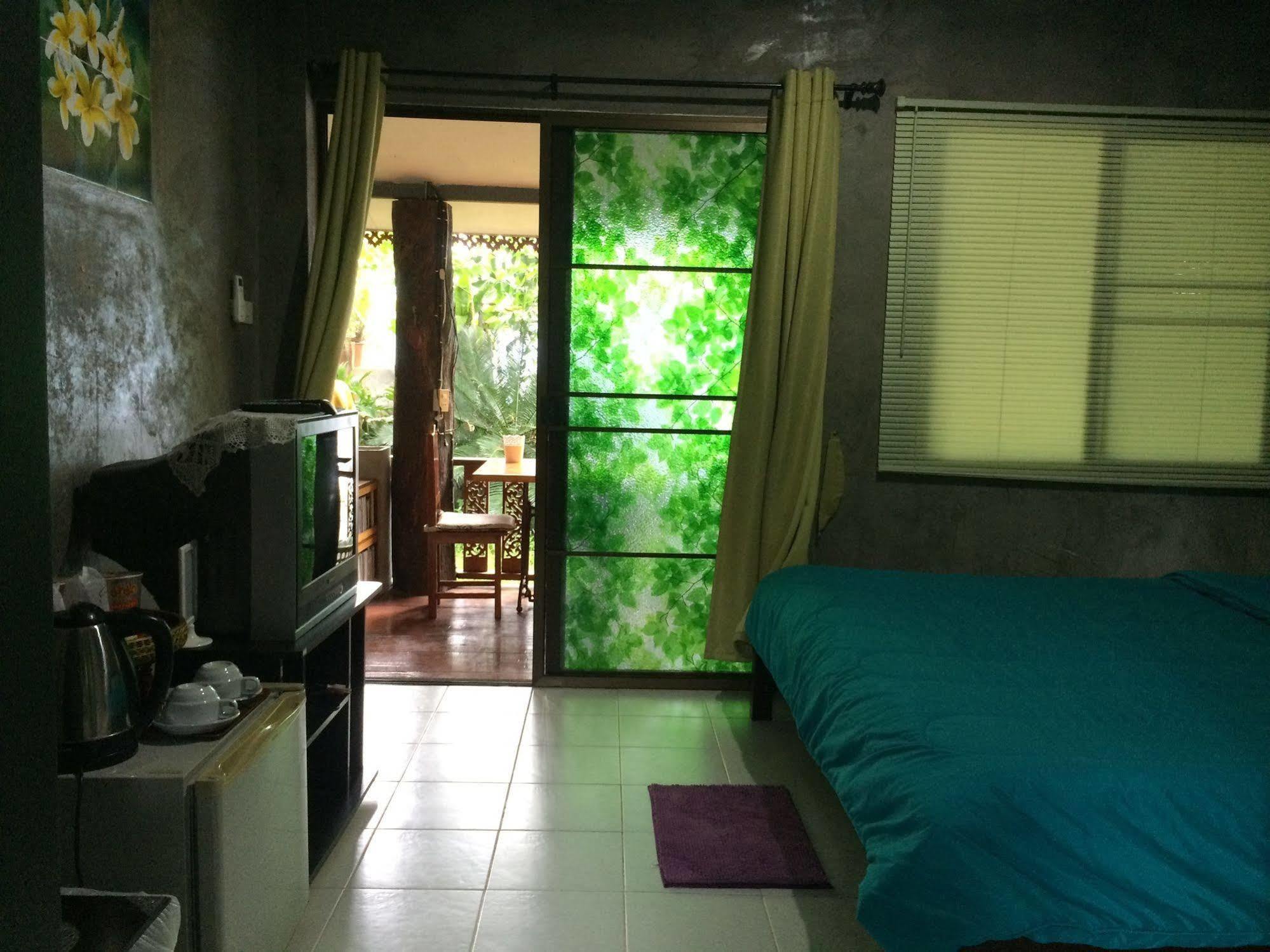 Farm stay Pallada Bromeliads Garden And Mae Rim