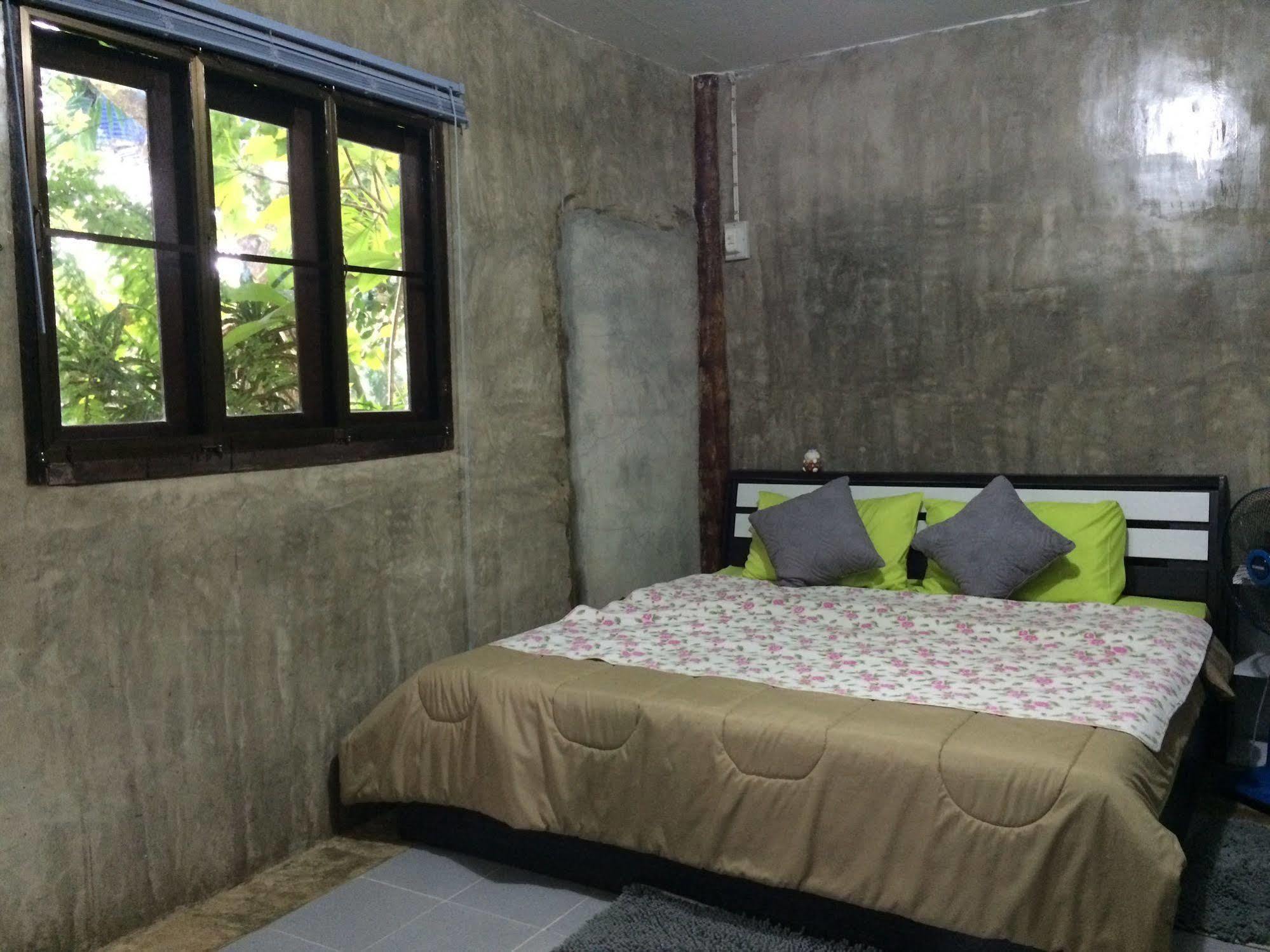 Pallada Bromeliads Garden And Farm stay *