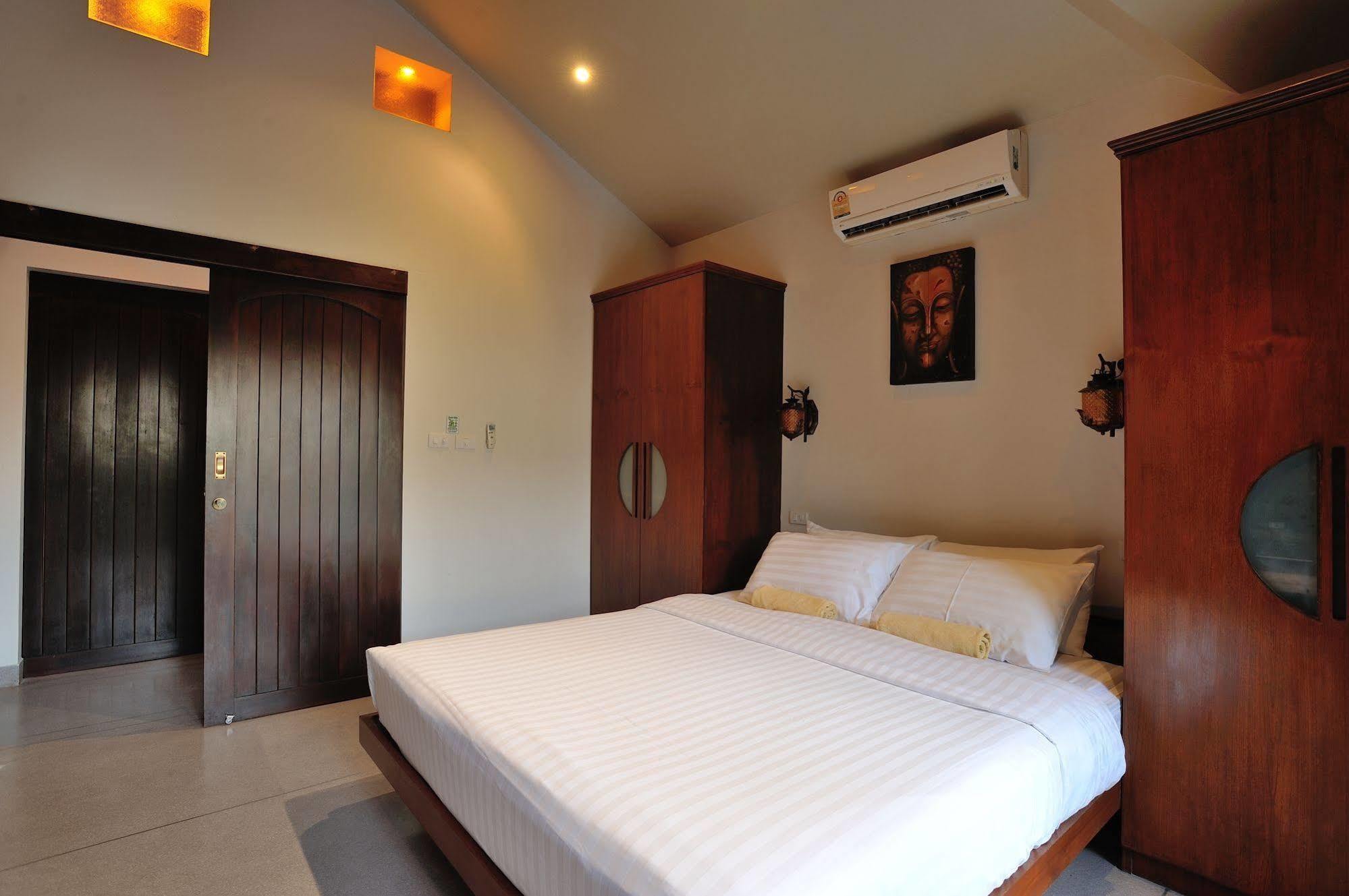 Cozy Tawan Close To *