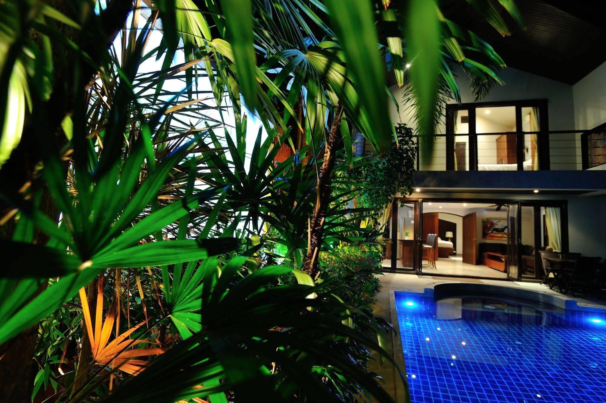Villa Cozy Tawan Close To *