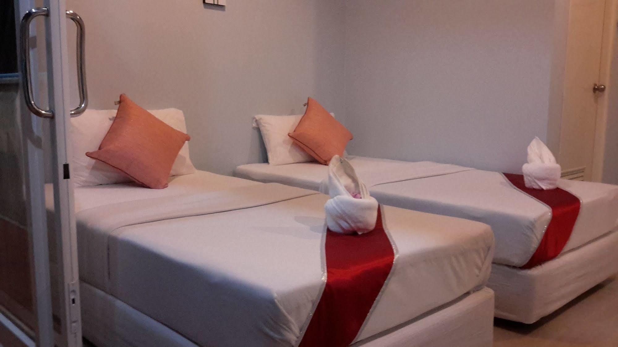 Rung Phangan Hotel 2*