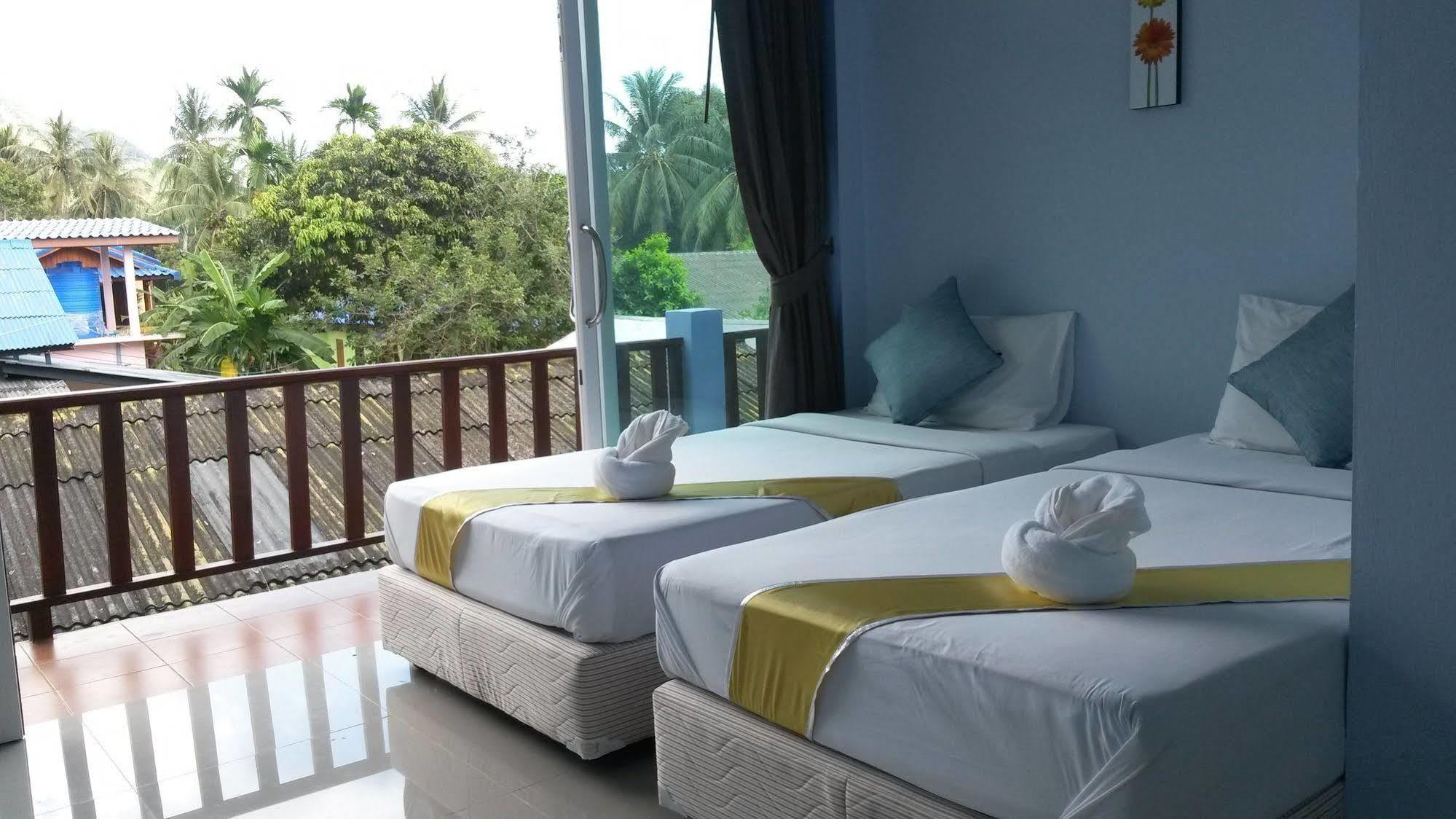 Rung Phangan Hotel 2*