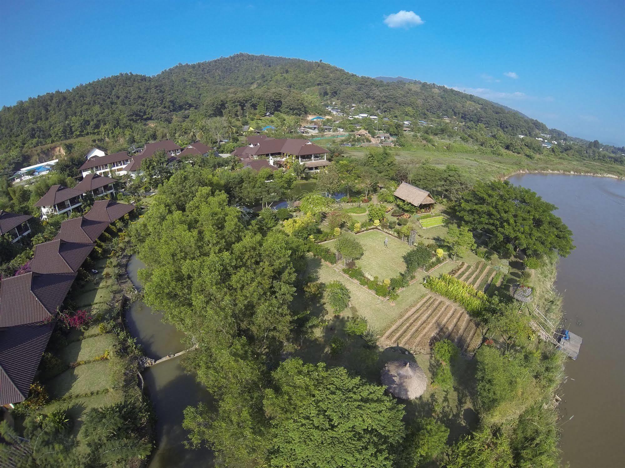 Maekok River Village Holiday park