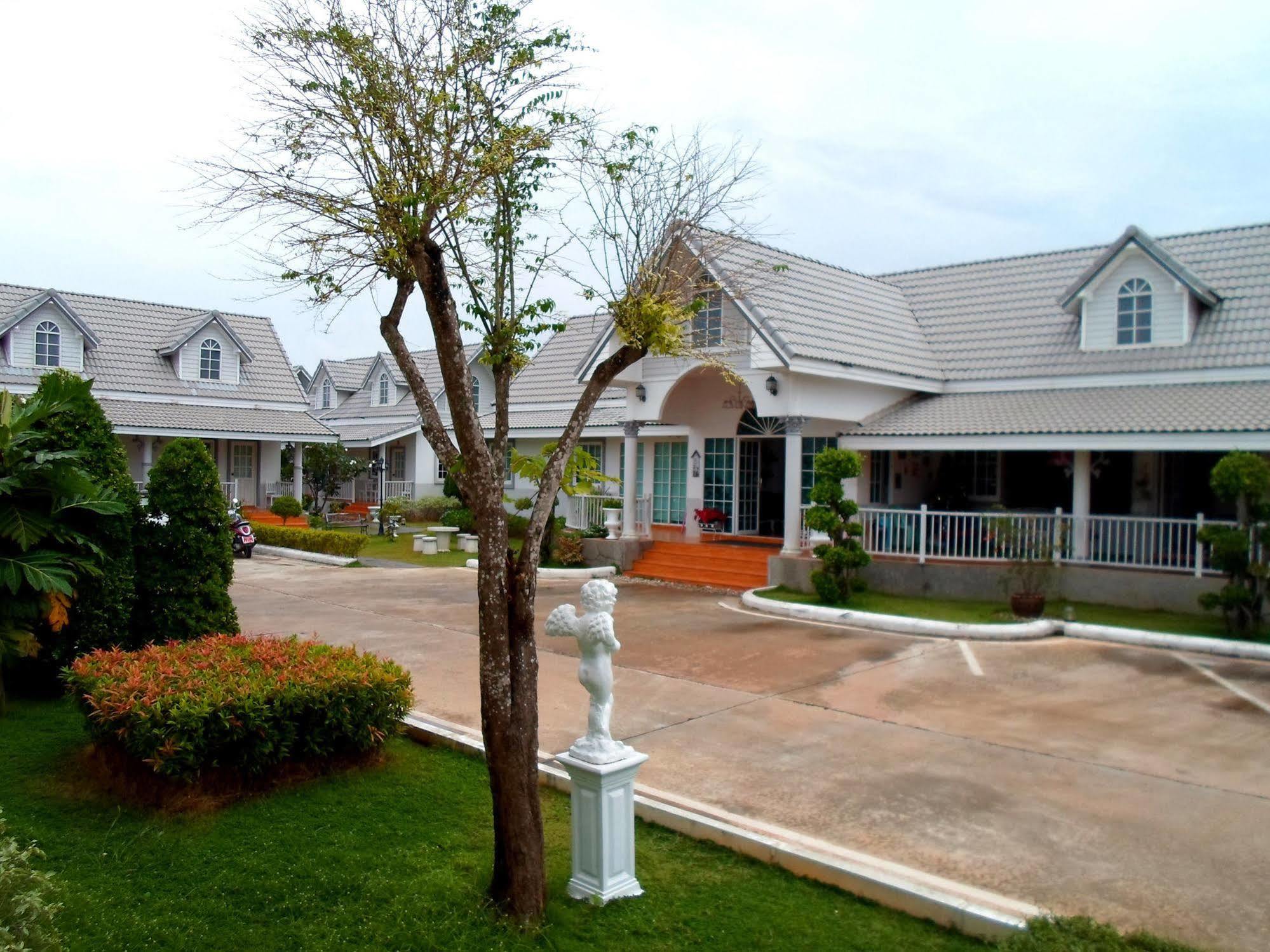Janrapat And Hotel