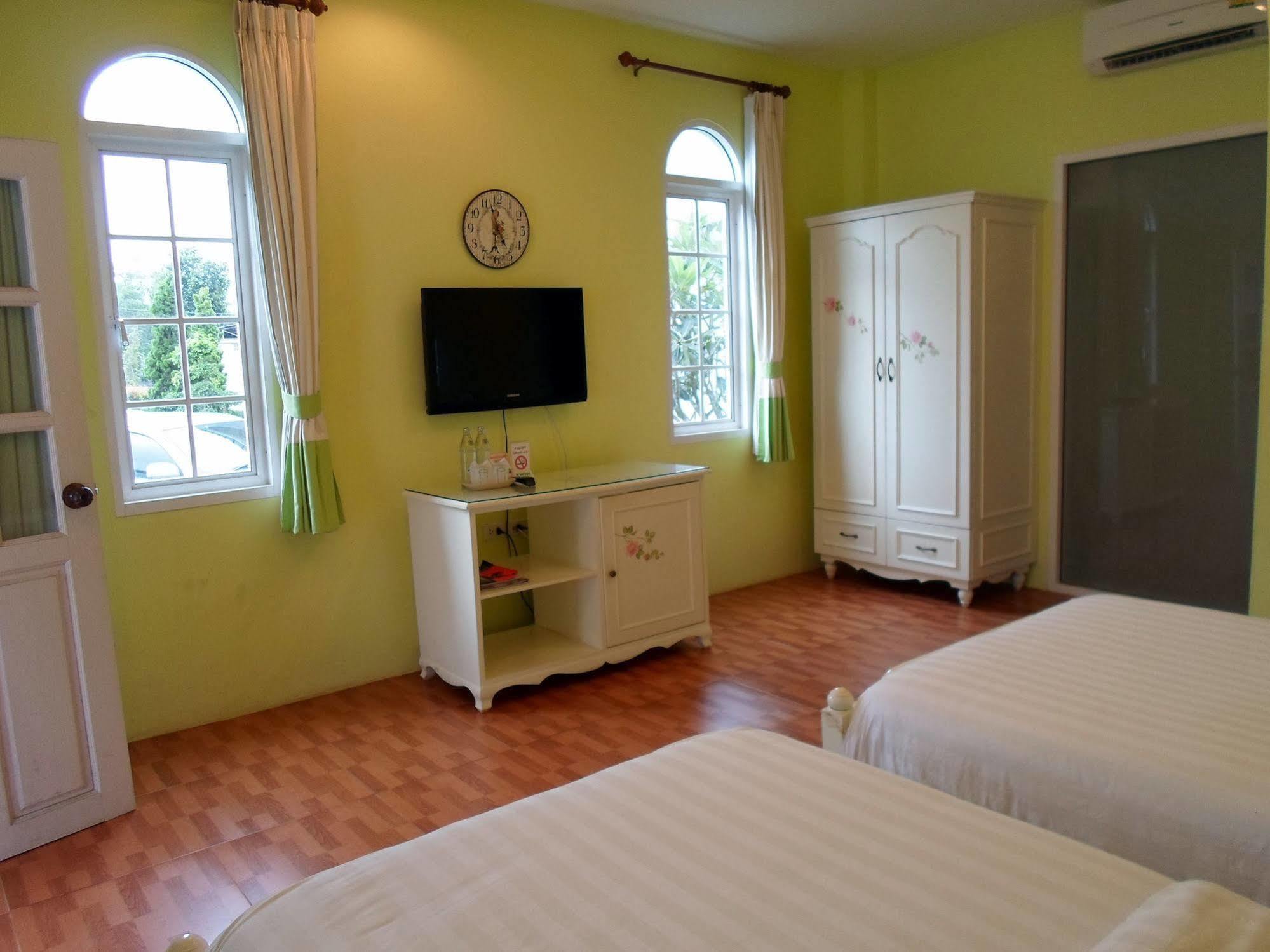 Janrapat And Hotel 3*