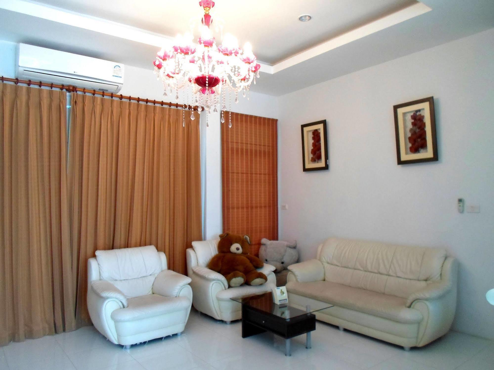 Janrapat And Hotel