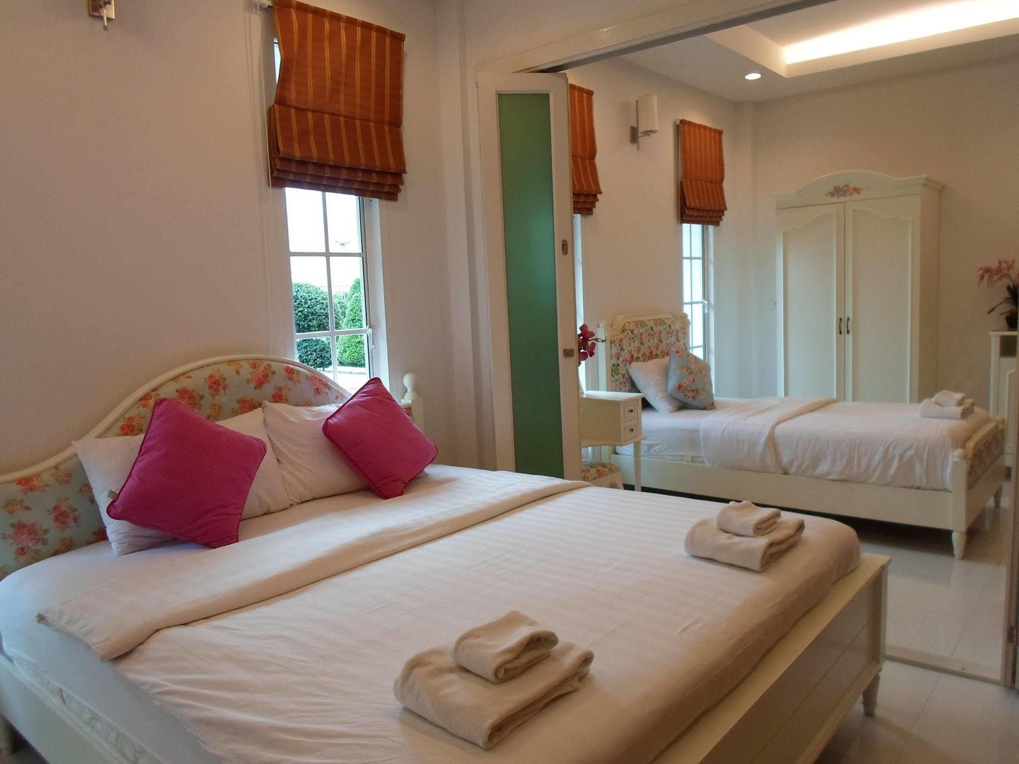 Janrapat And Hotel