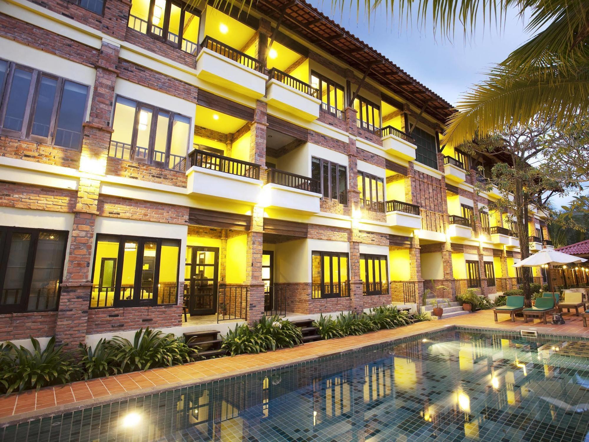 Hotel Motive 3*