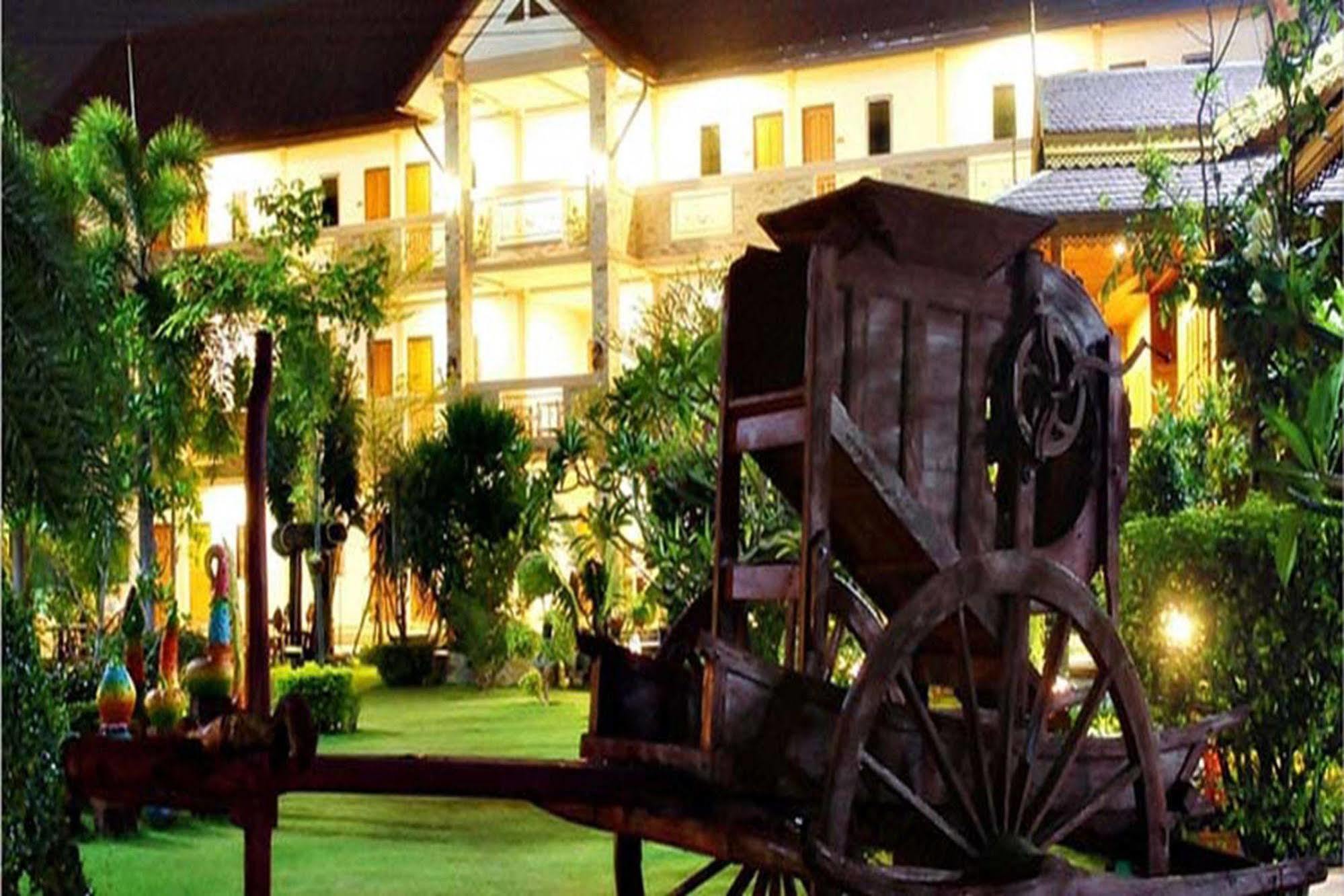 Hotel P.n. Gold 3*