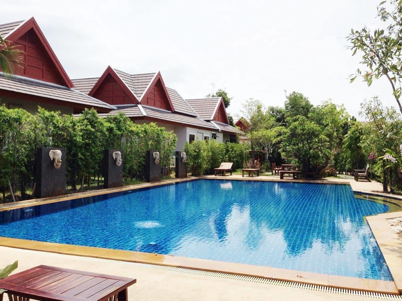 Ban Thaithip Resort Ban Nai Rai