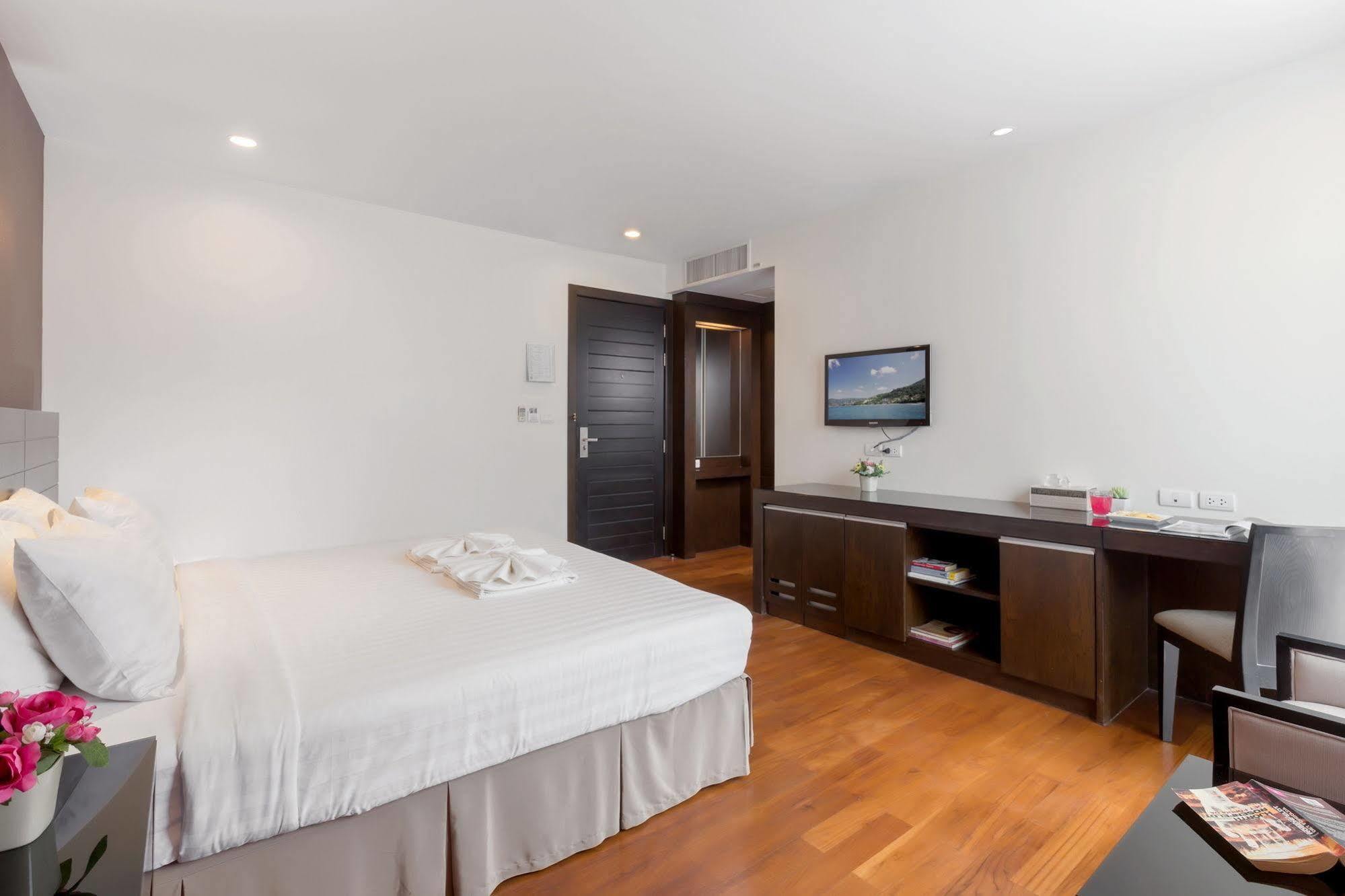 G-1 Apartment Holiday Rental Service *