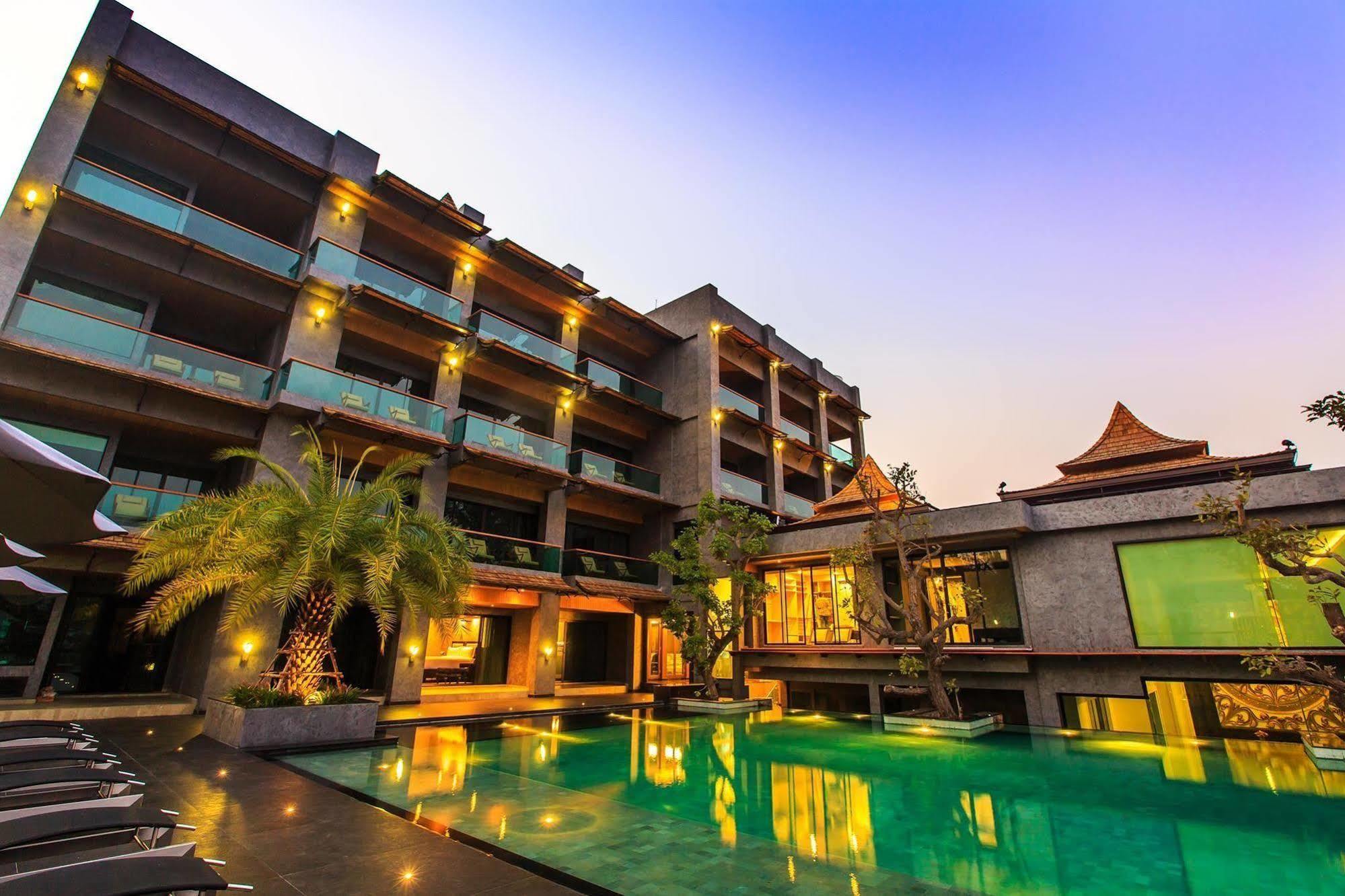 I Calm Resort Cha Am 3*