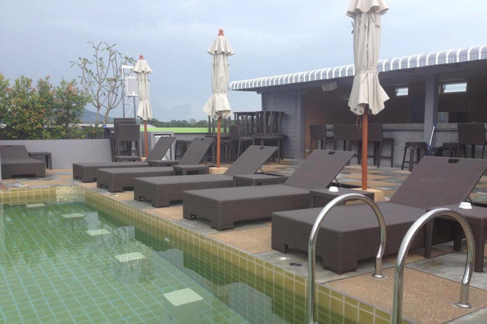 Hotel Cheeky Monkey's Samui