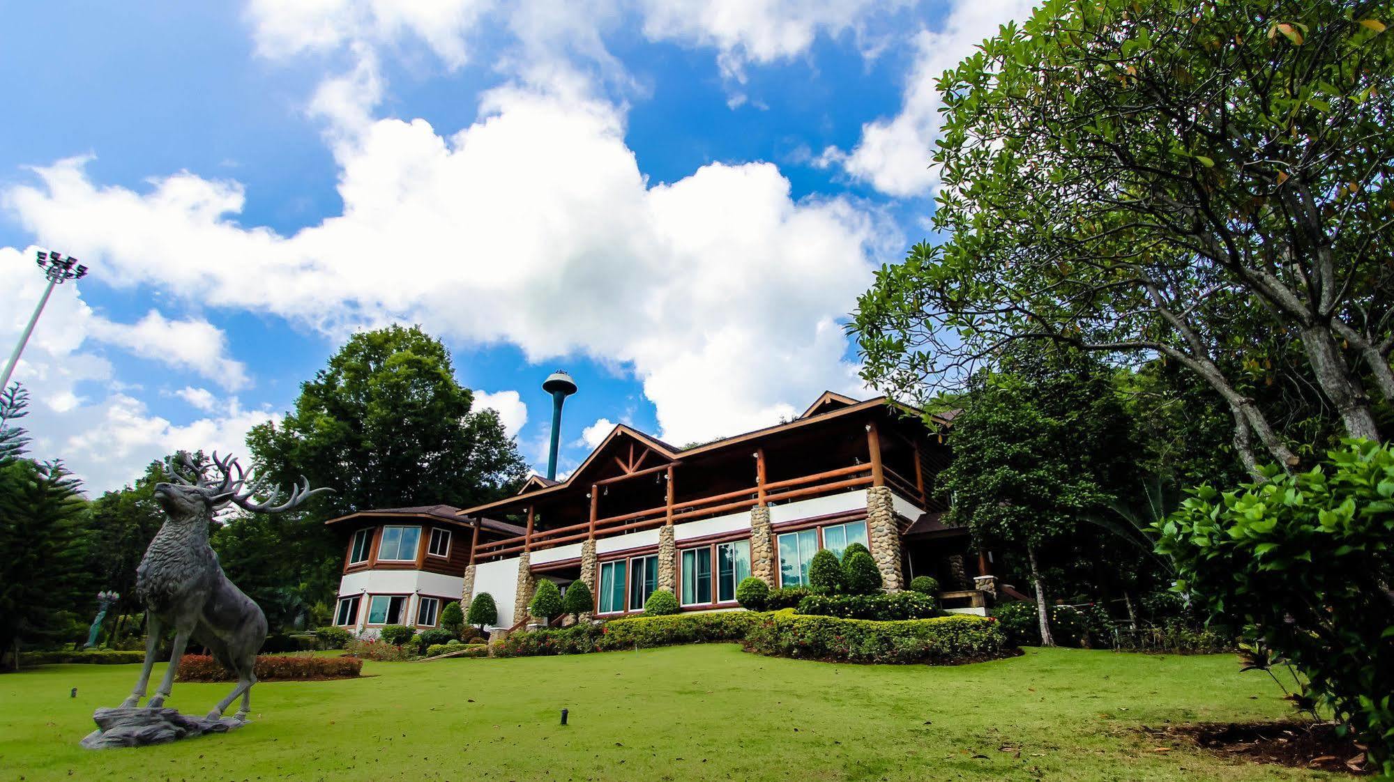 The Log Experience Khao Yai Holiday park 3*