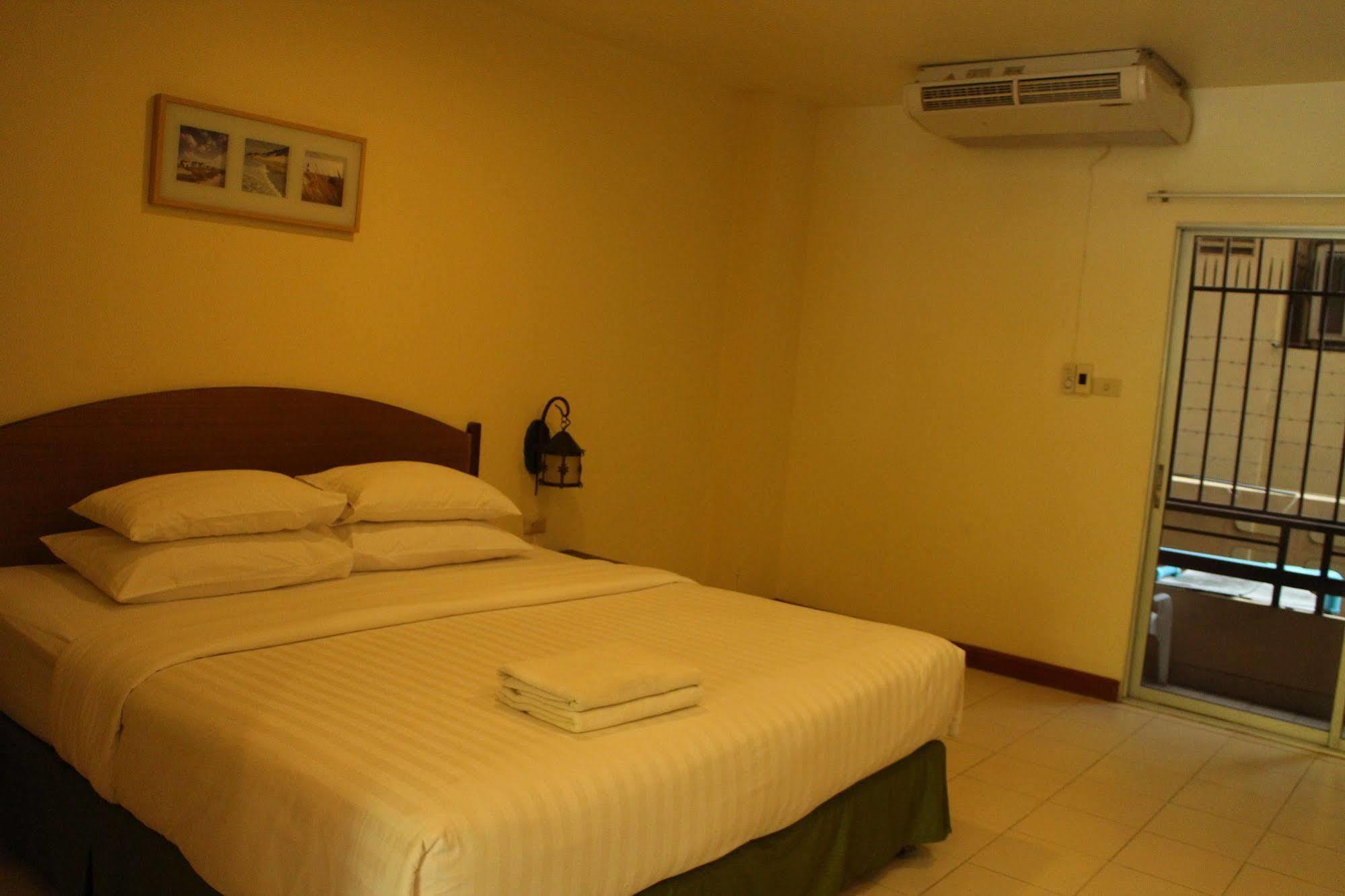 Hotel Opey De Place