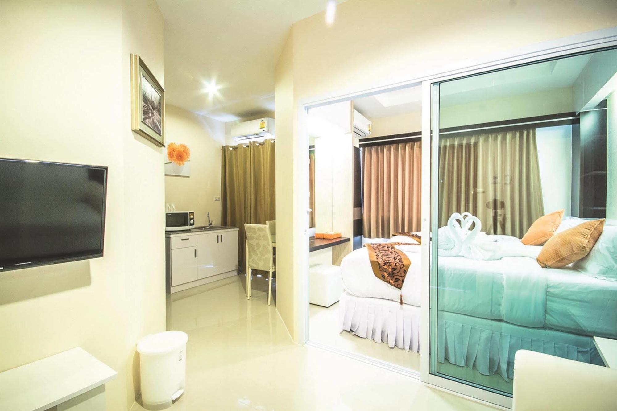 Excella Hotel 3*