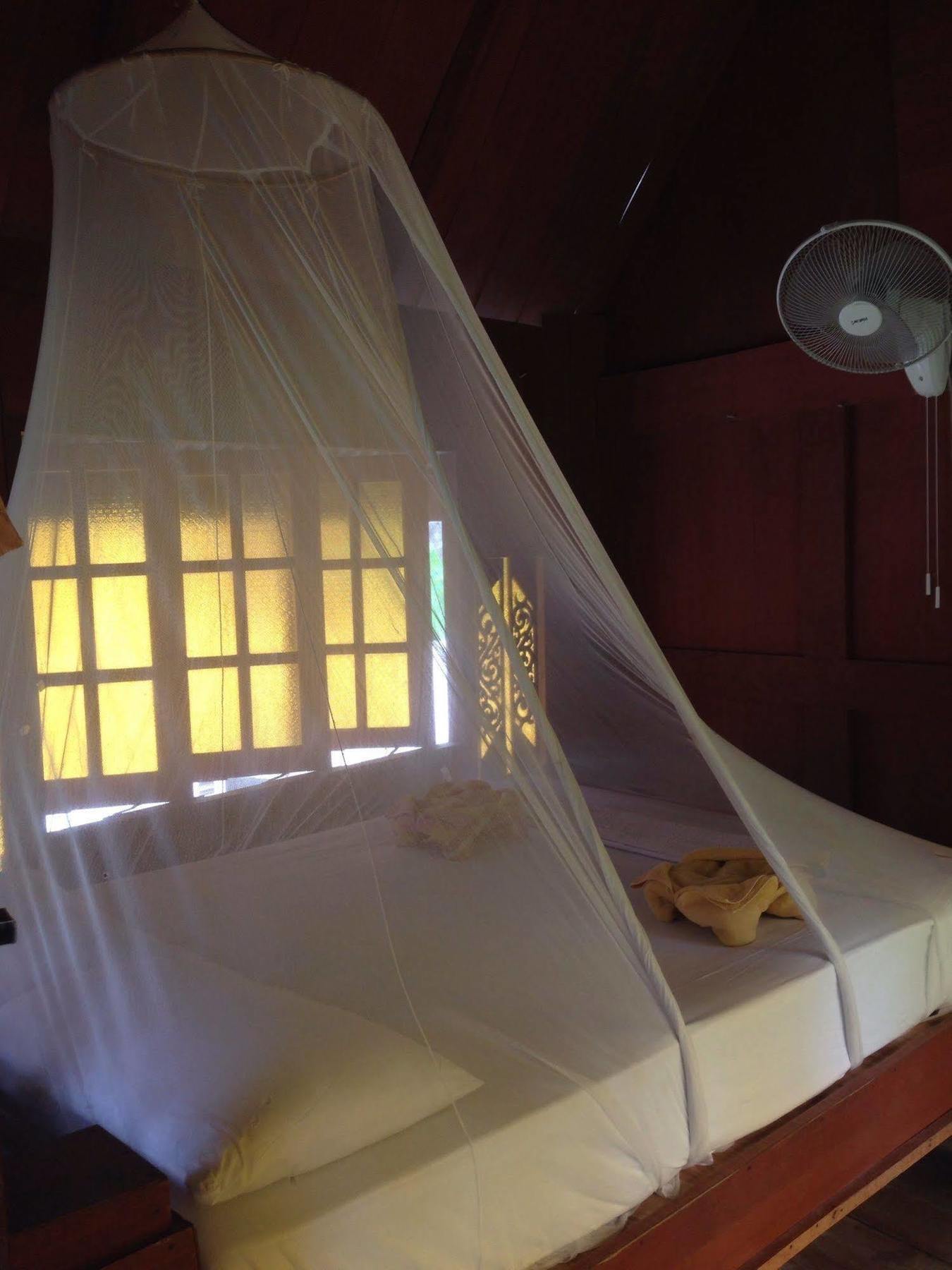 Hotel Hut Sun Haad Son