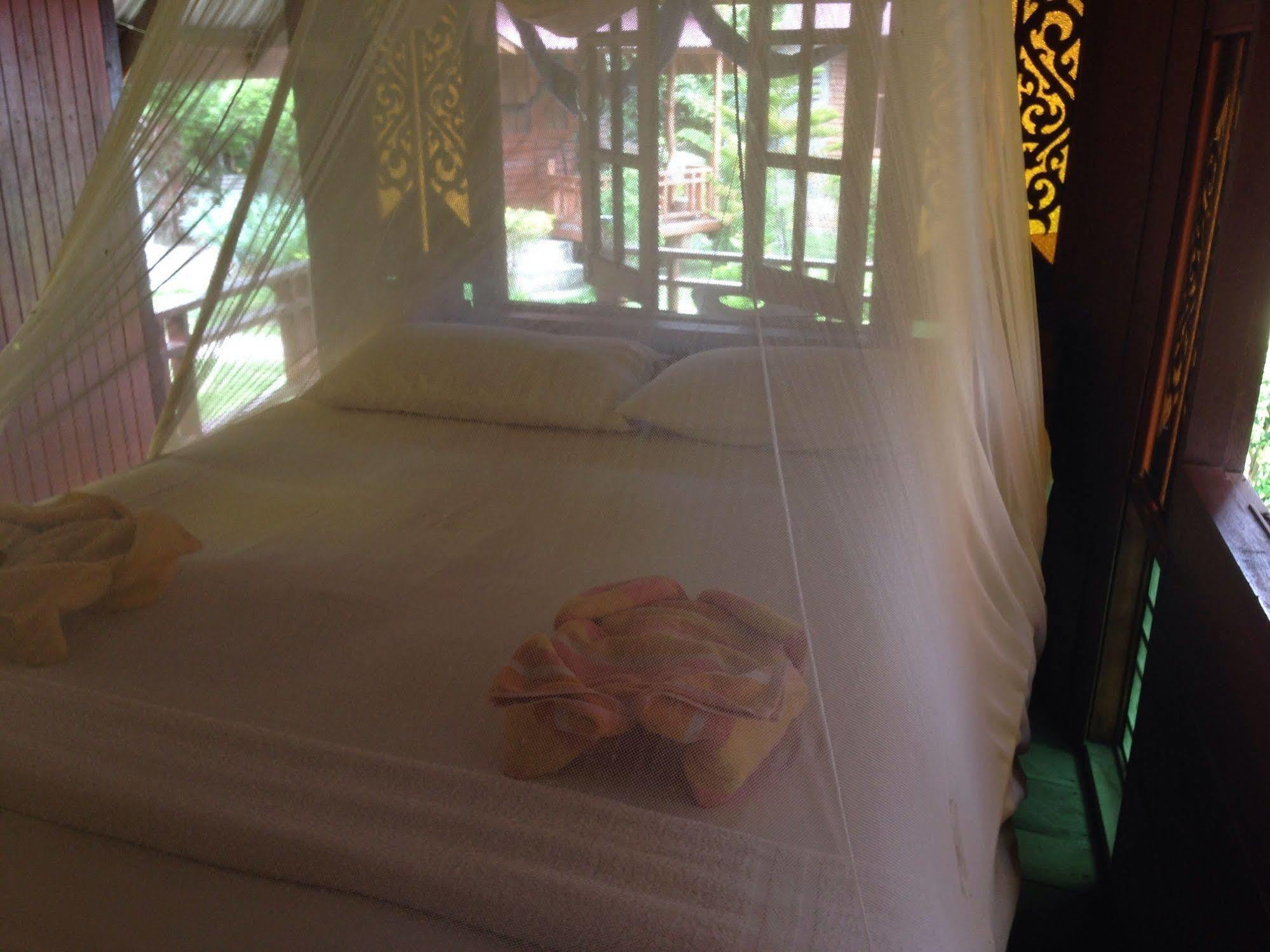 Hut Sun