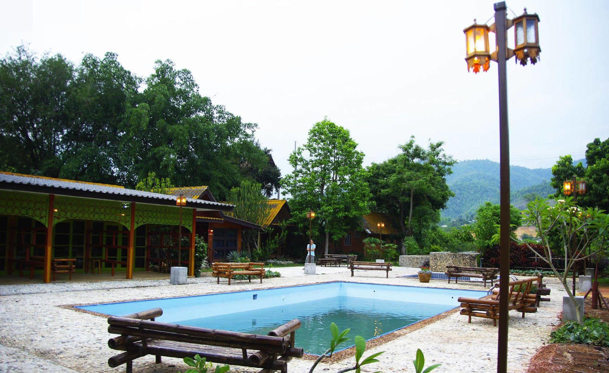Areeya Phuree Thaton Mae Ai