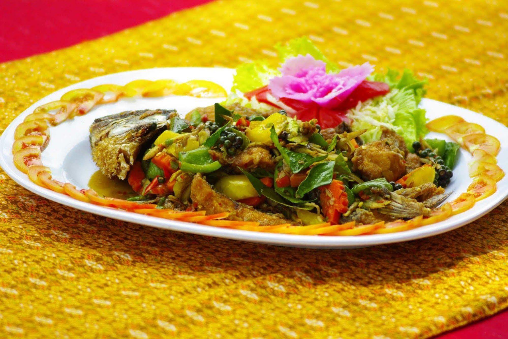 Areeya Phuree Thaton Mae Ai