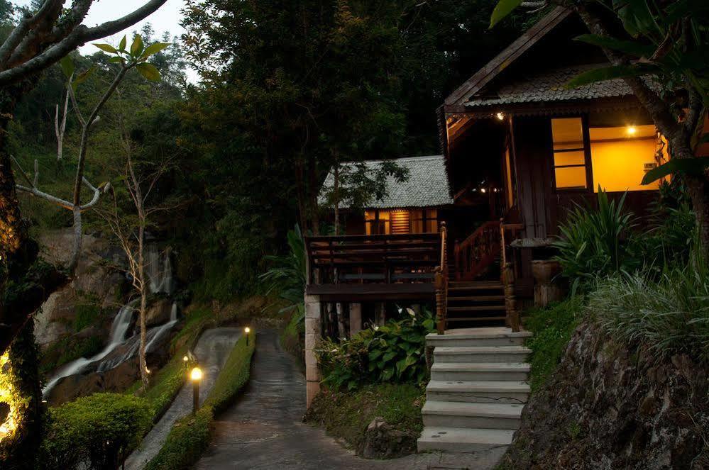 Kangsadarn And Waterfall Pong Yaeng
