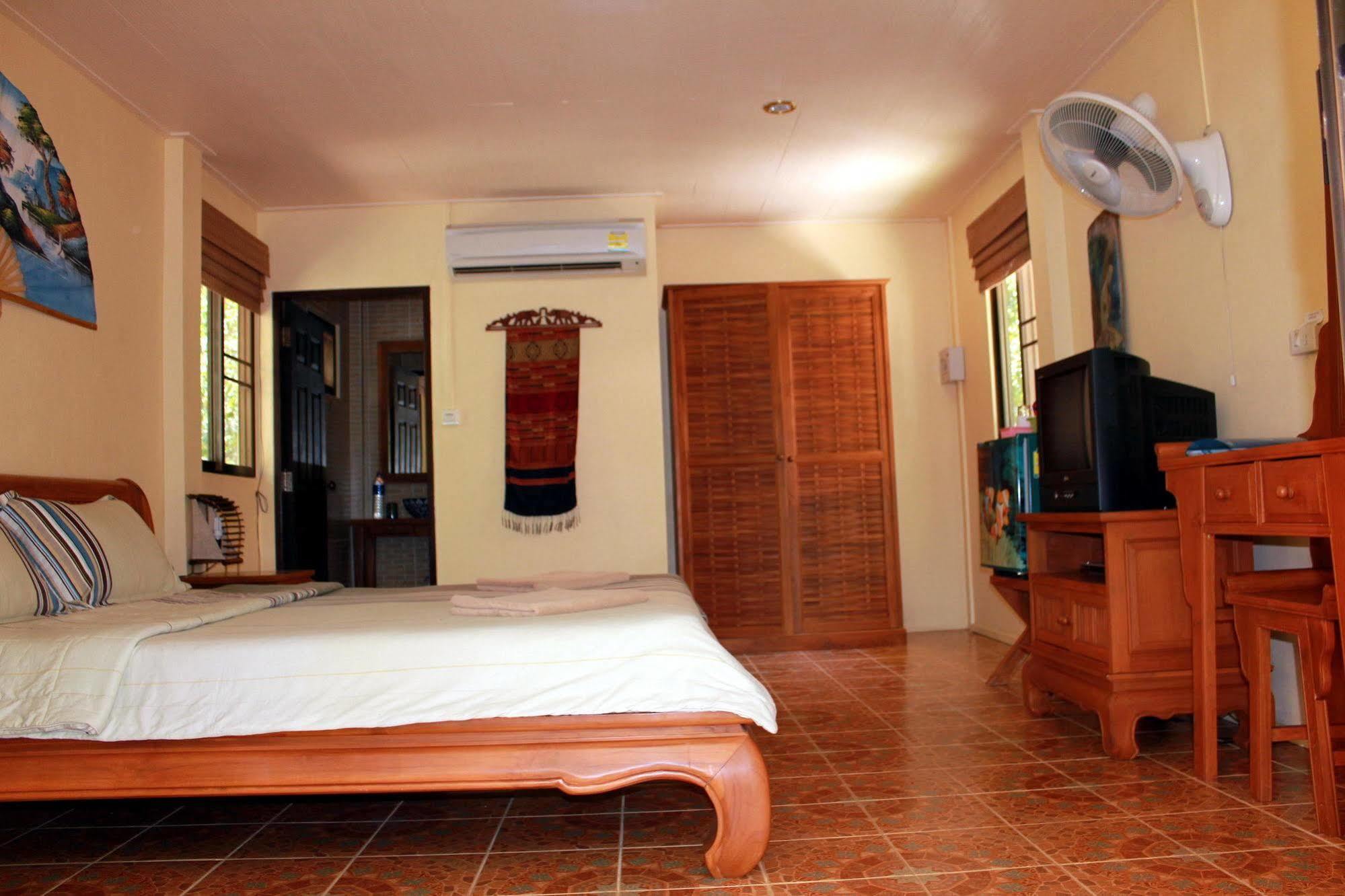 Buffalo Bay Vacation Club Koh Phayam
