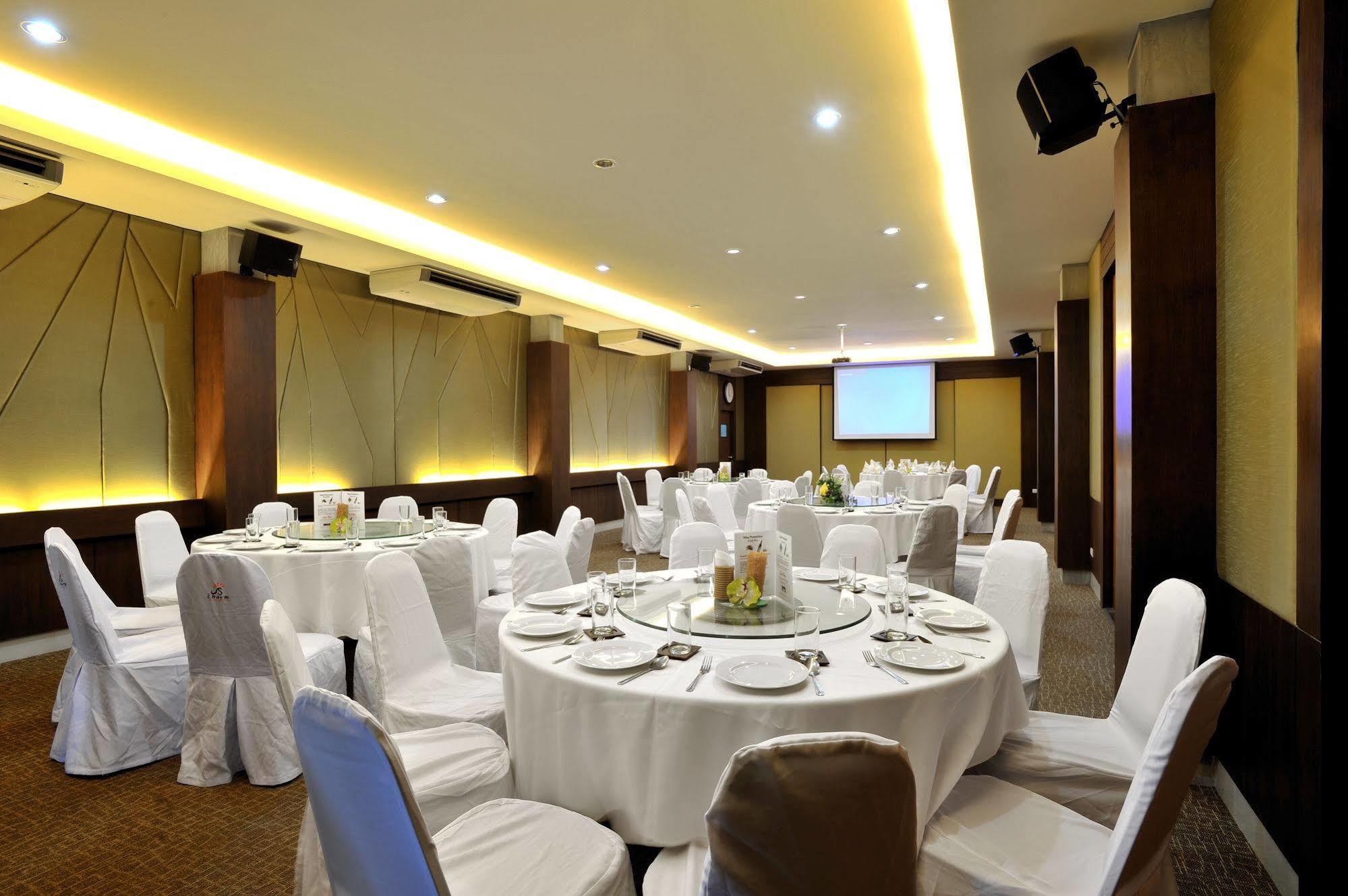 The Charm Boutique 3*