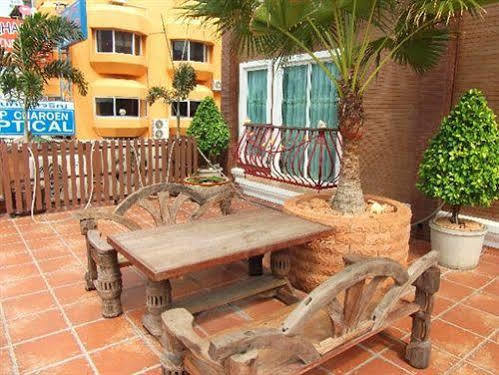 Inn The Red Balcony