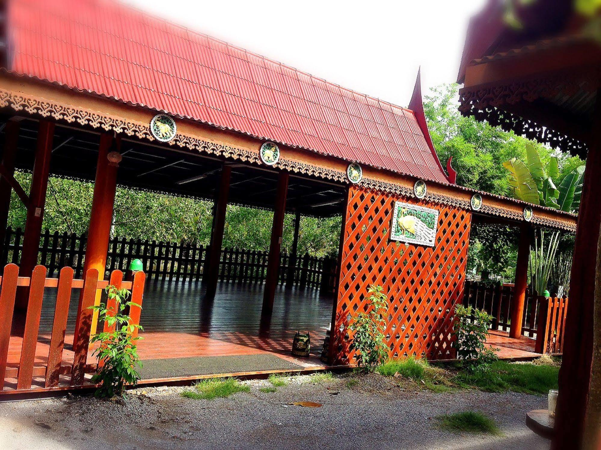 Jaroenrat Resort Samut Songkhram