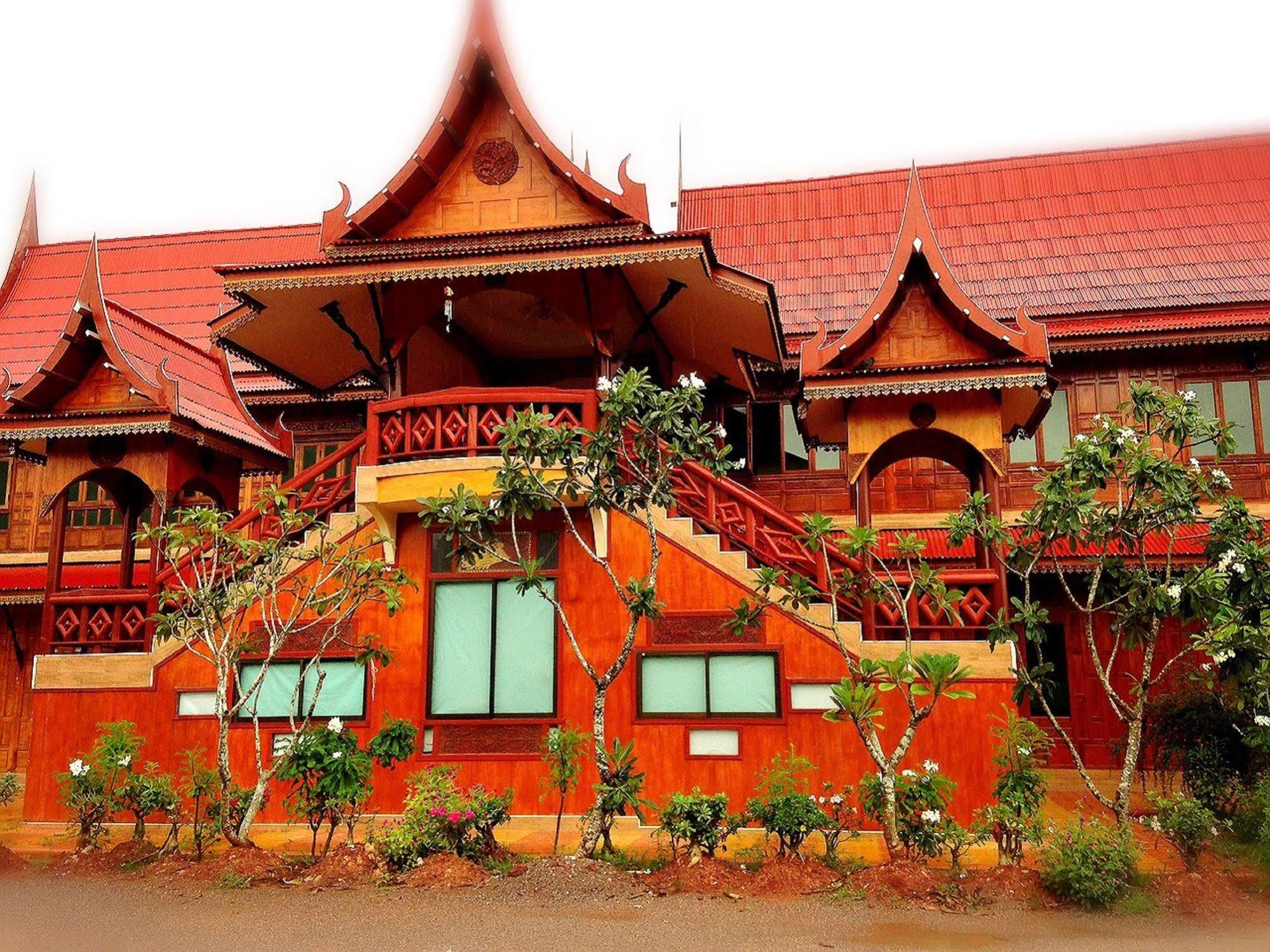 Jaroenrat Resort