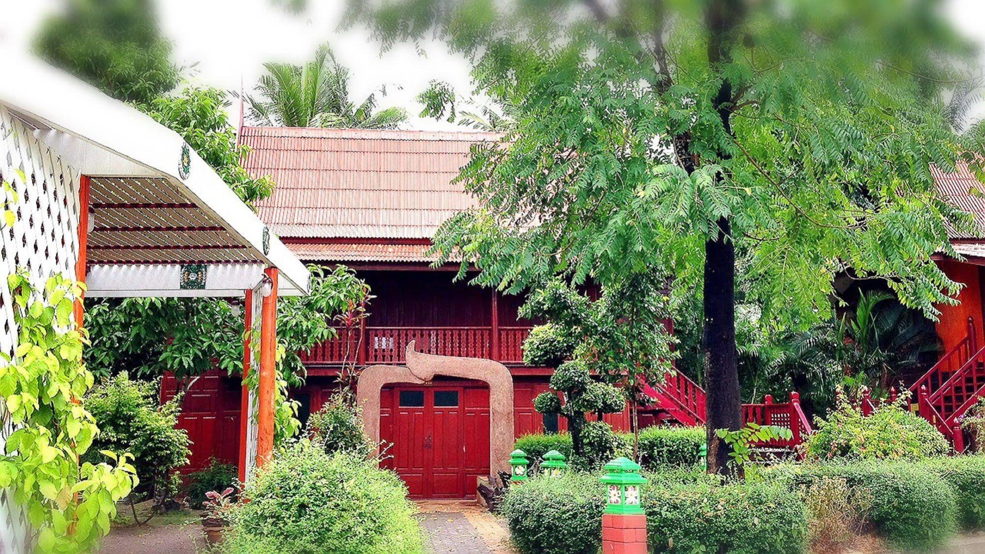 Jaroenrat Samut Songkhram