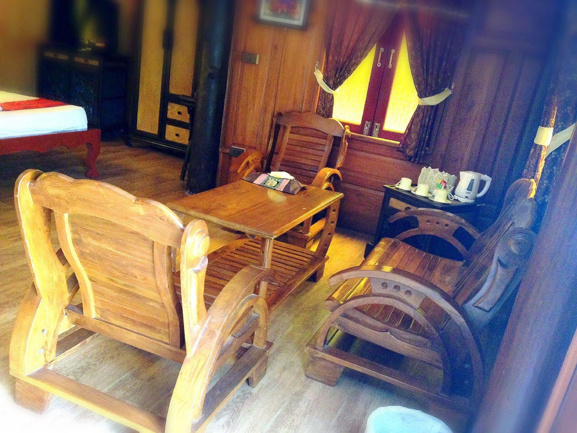 Resort Jaroenrat 3*