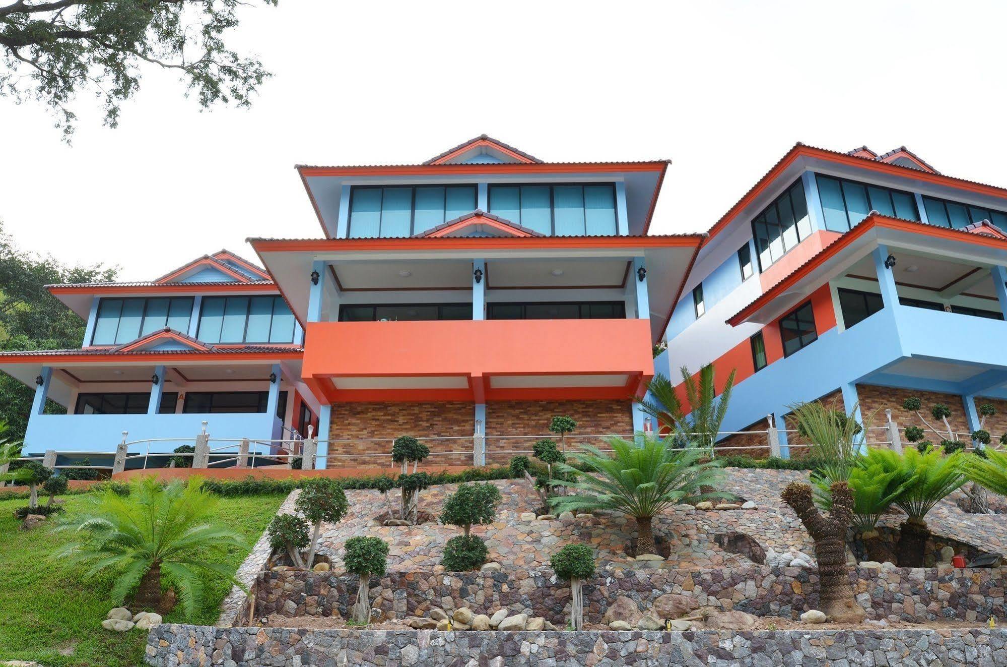 Baan Rua Hotel Tha Mai