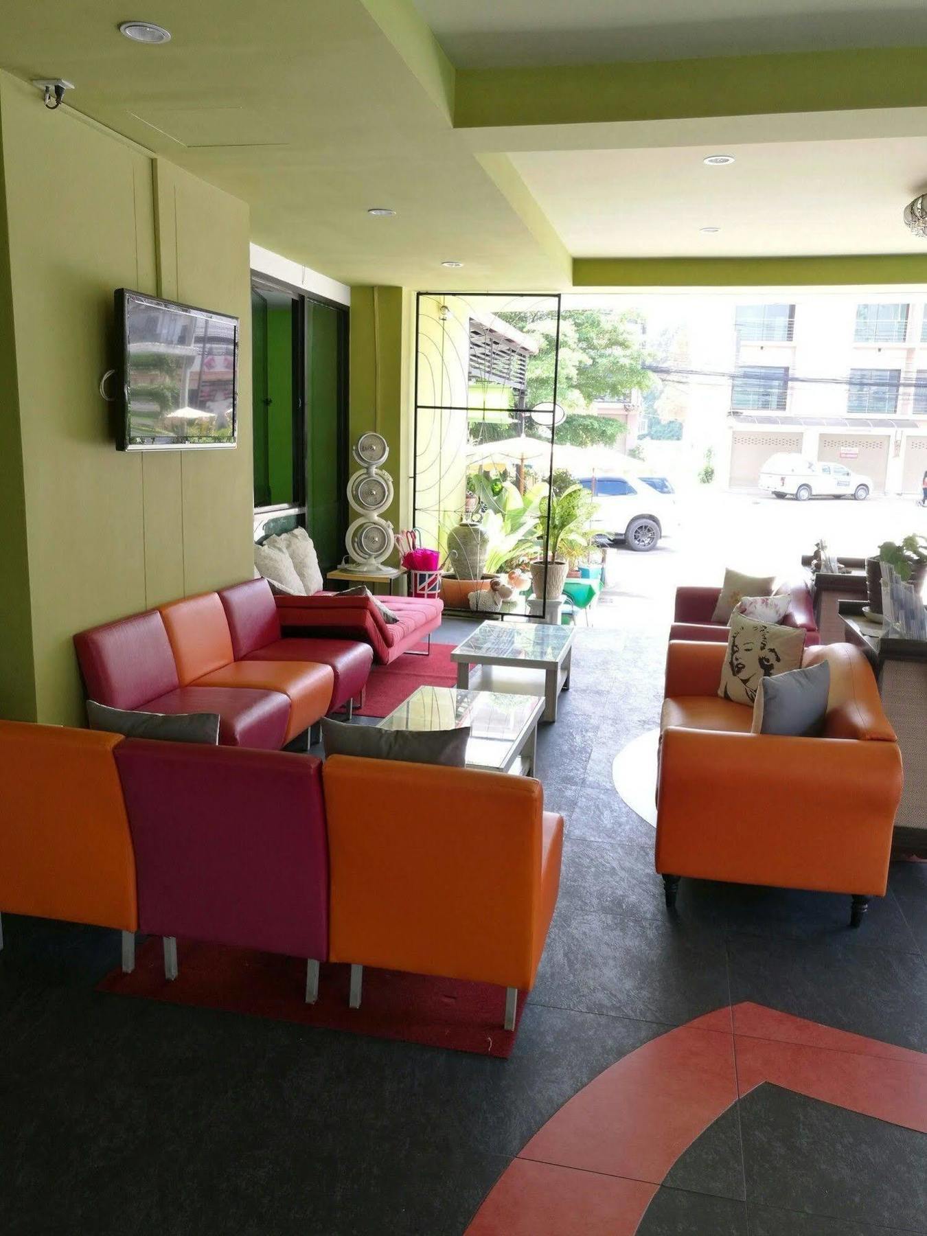 Oyo 75367 Ud Pattaya Hotel 4*