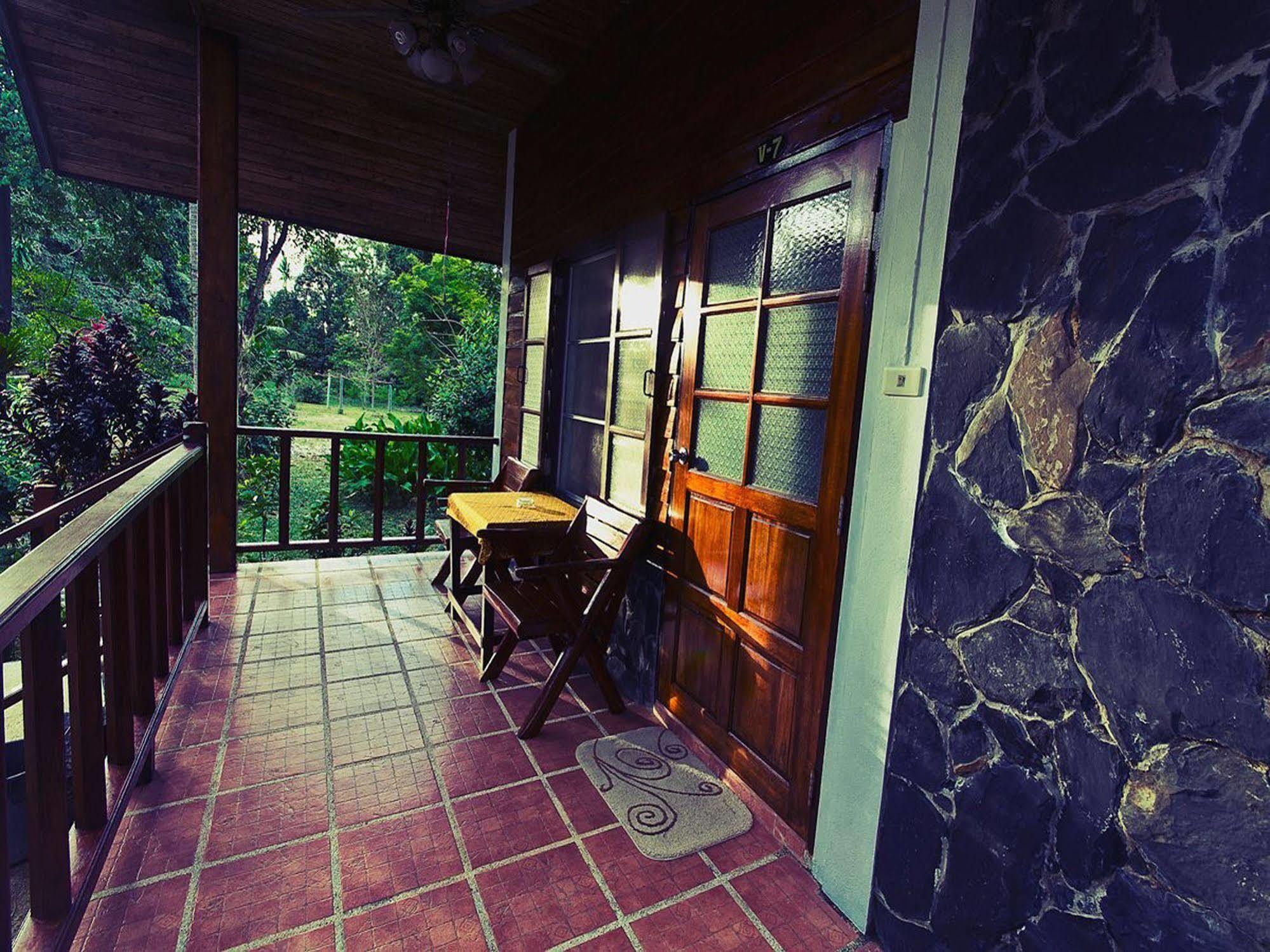 Krathom Khaolak Khao Lak