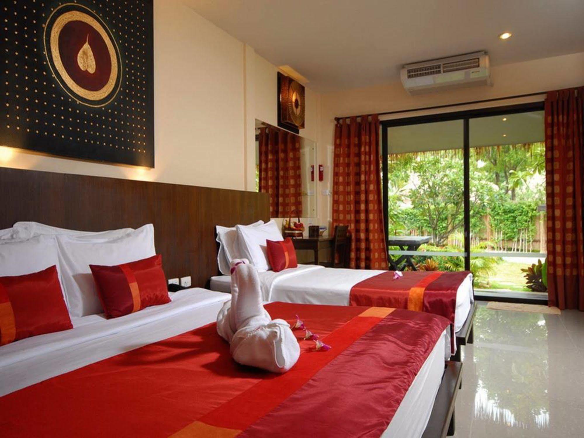 Resort Anchana & 4*