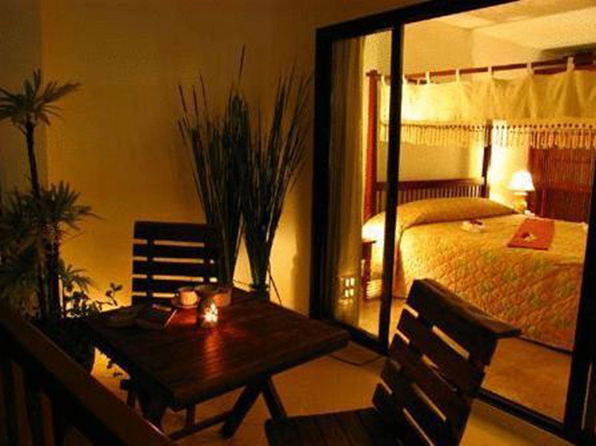 Resort Anchana & 4*