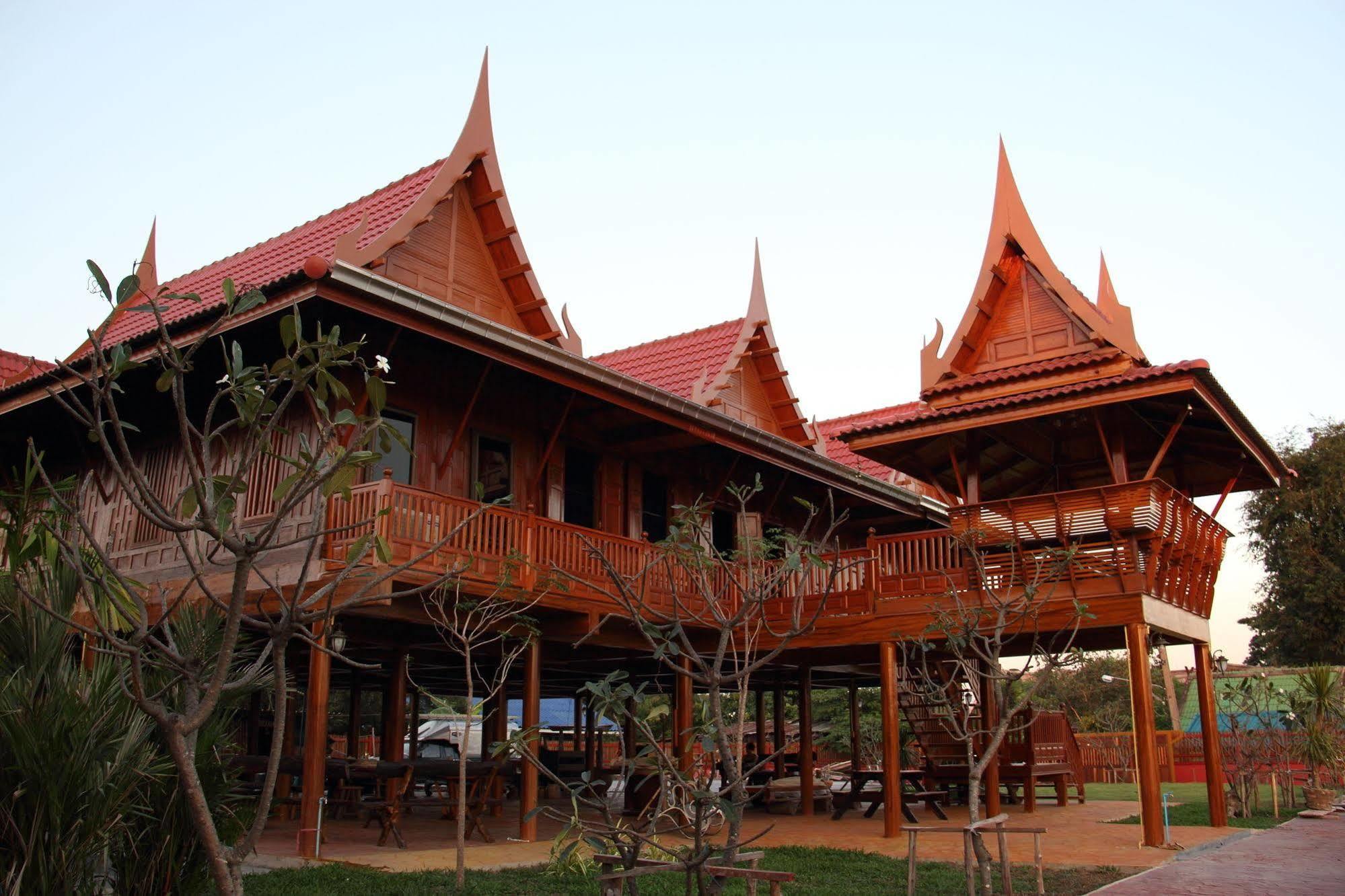 Athithara Phra Nakhon Si Ayutthaya