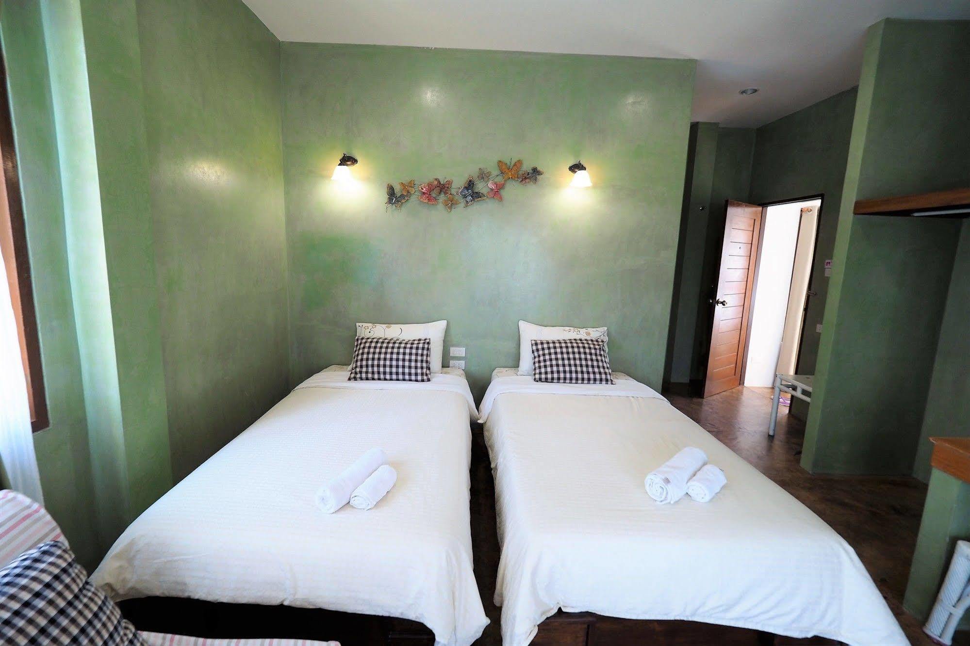 Hotel Baan Parinda Pran Buri