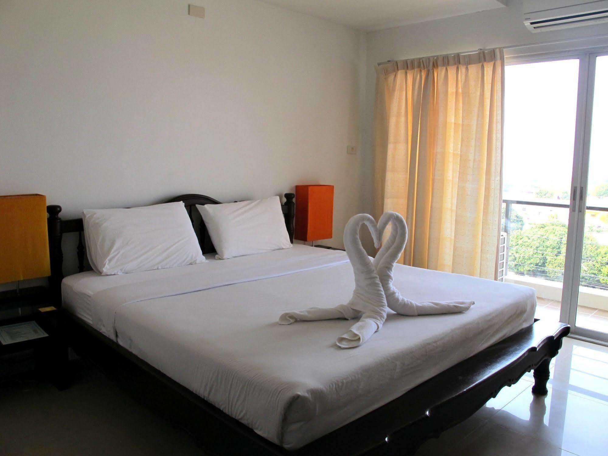 Hotel Chatkaew Hill And 3*
