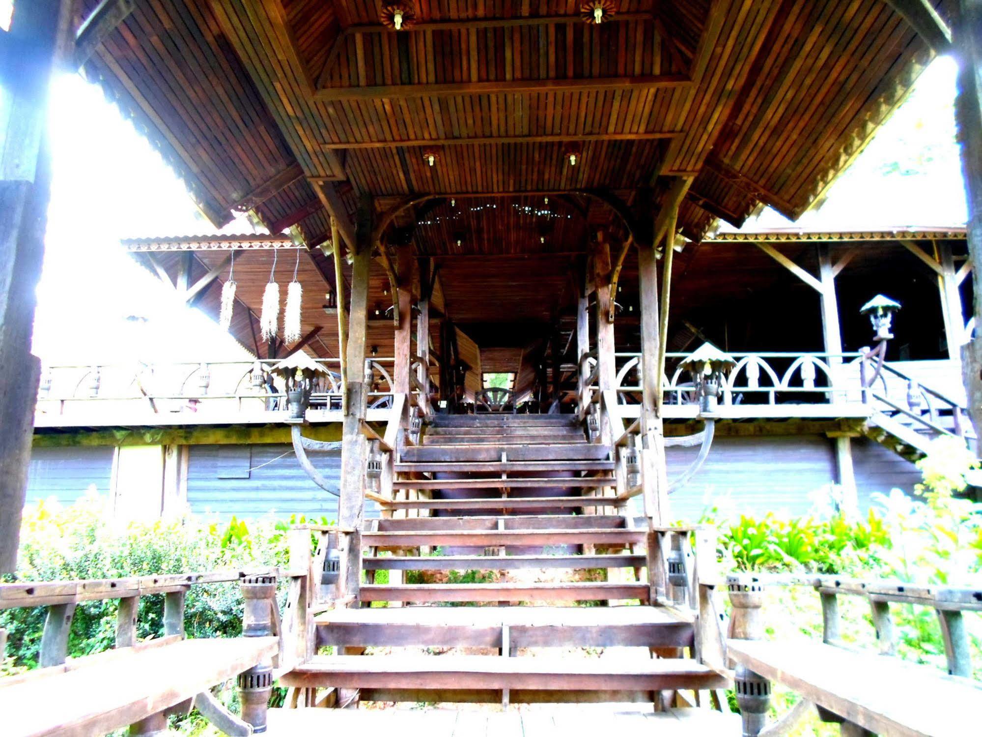 Montania Lifestyle Resort Khao Sok National Park