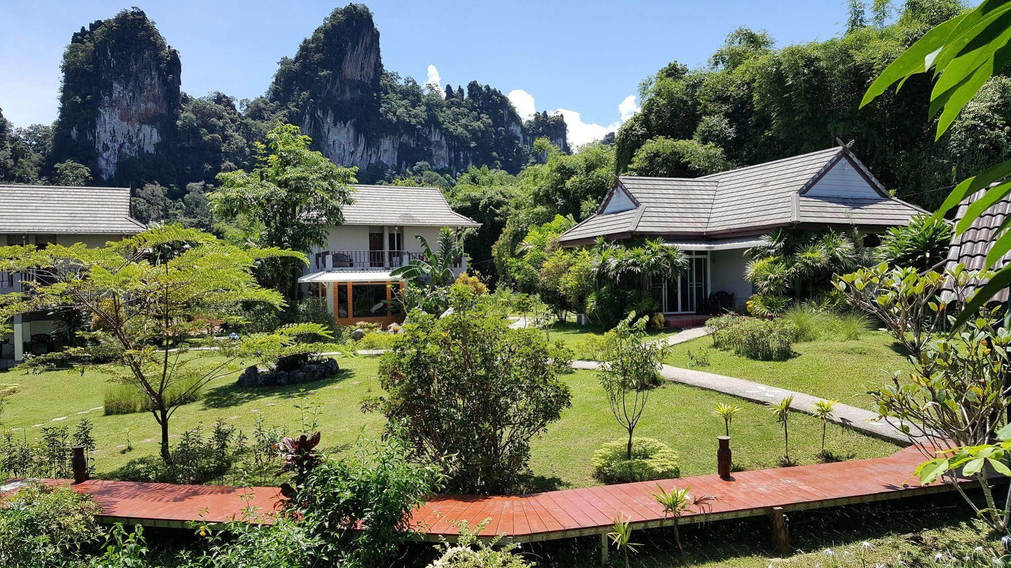 Montania Lifestyle Khao Sok National Park